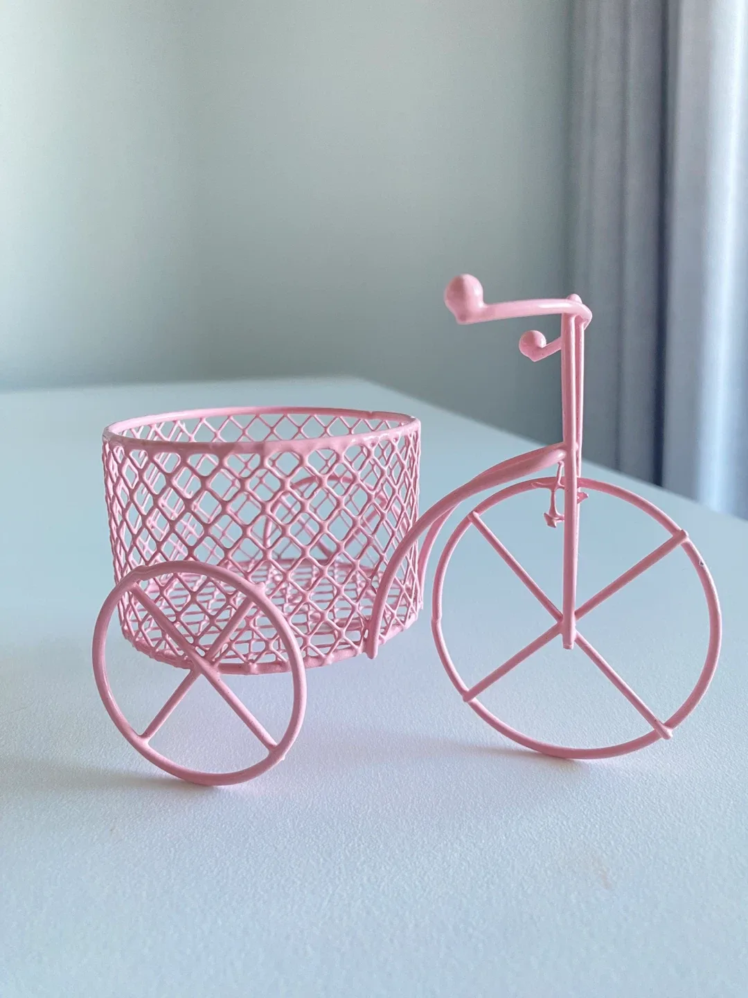 Cute Pink Makeup Sponge Holder thumbnail