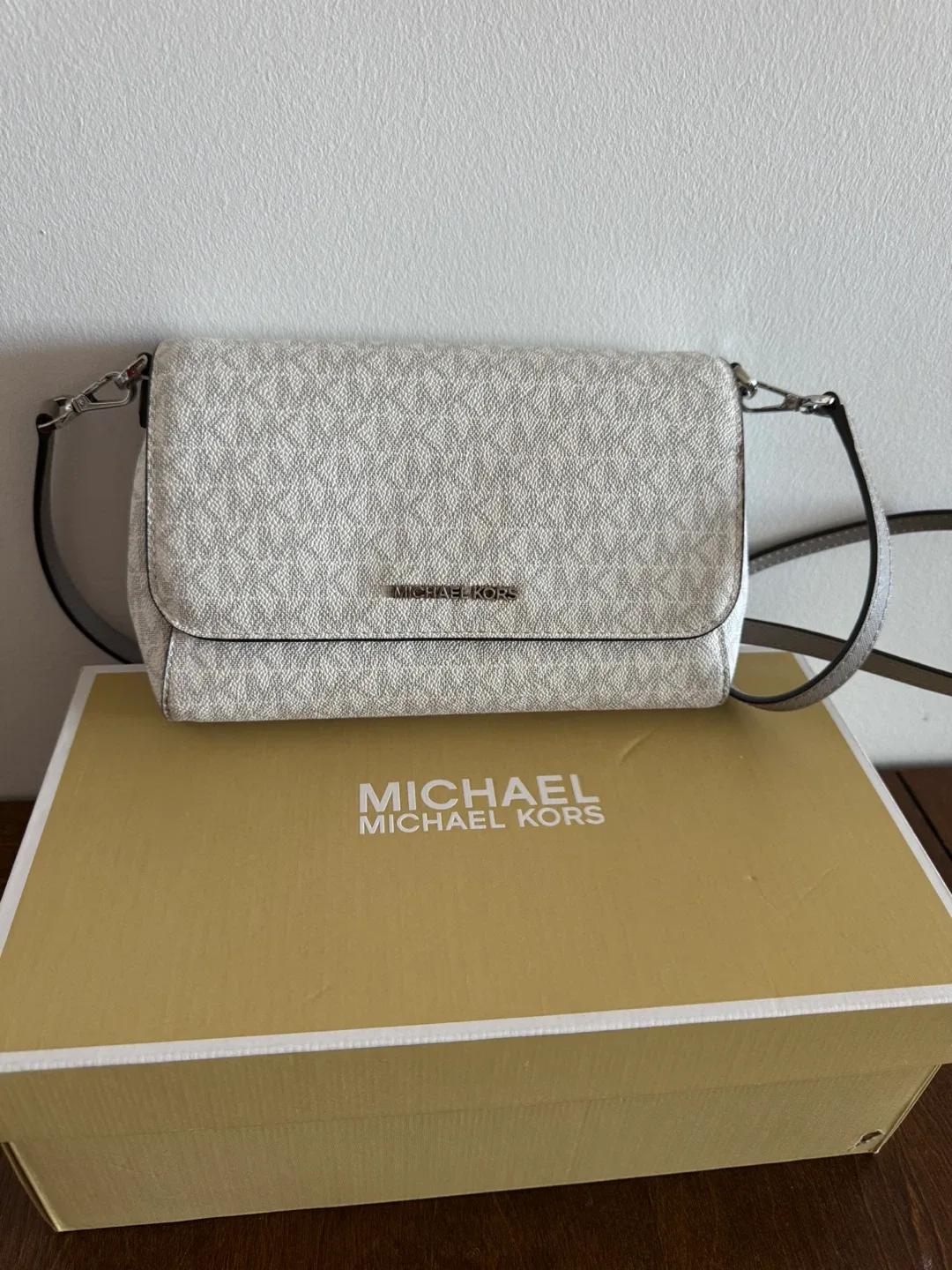 Michael Kors Crossbody Bag - Signature Print thumbnail