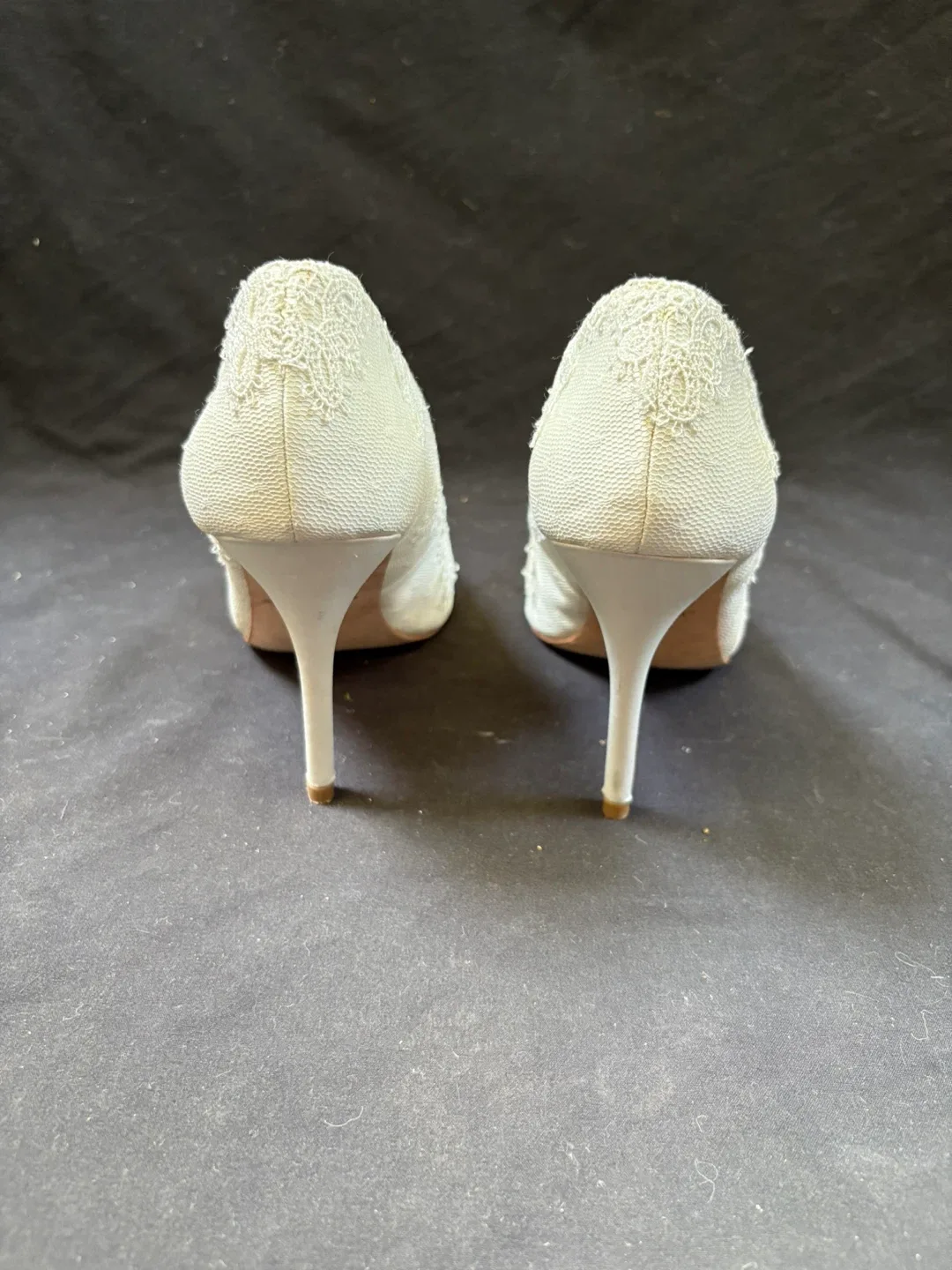 Melissa & Sweet White Heels - Size 6M image indicator(6)