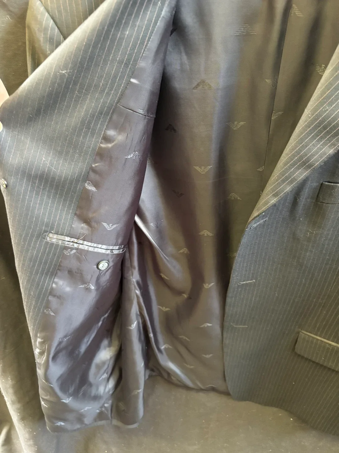 Giorgio Armani Le Collezioni Suit, Size 52 image indicator(2)