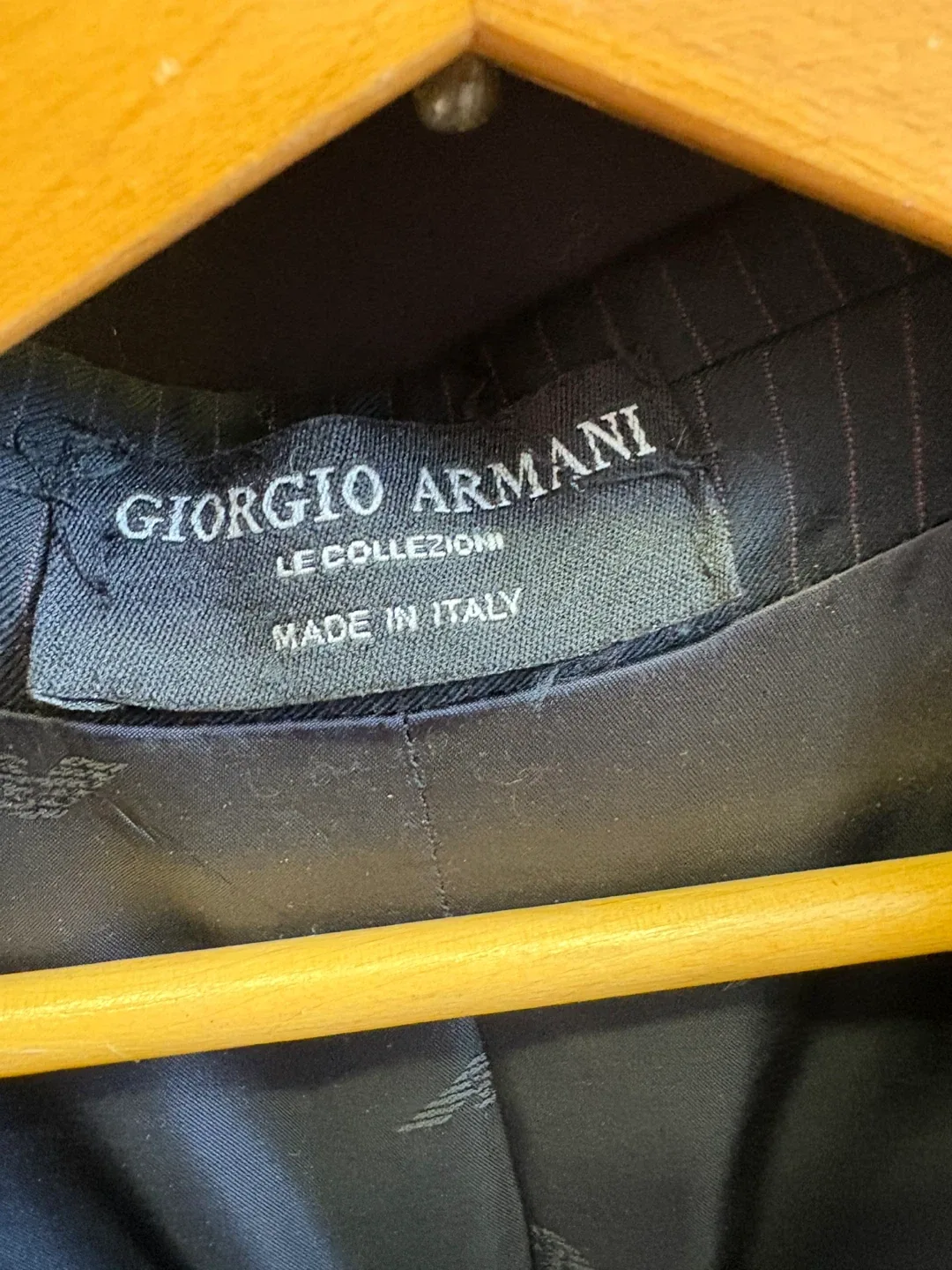 Giorgio Armani Le Collezioni Suit, Size 52 image indicator(5)