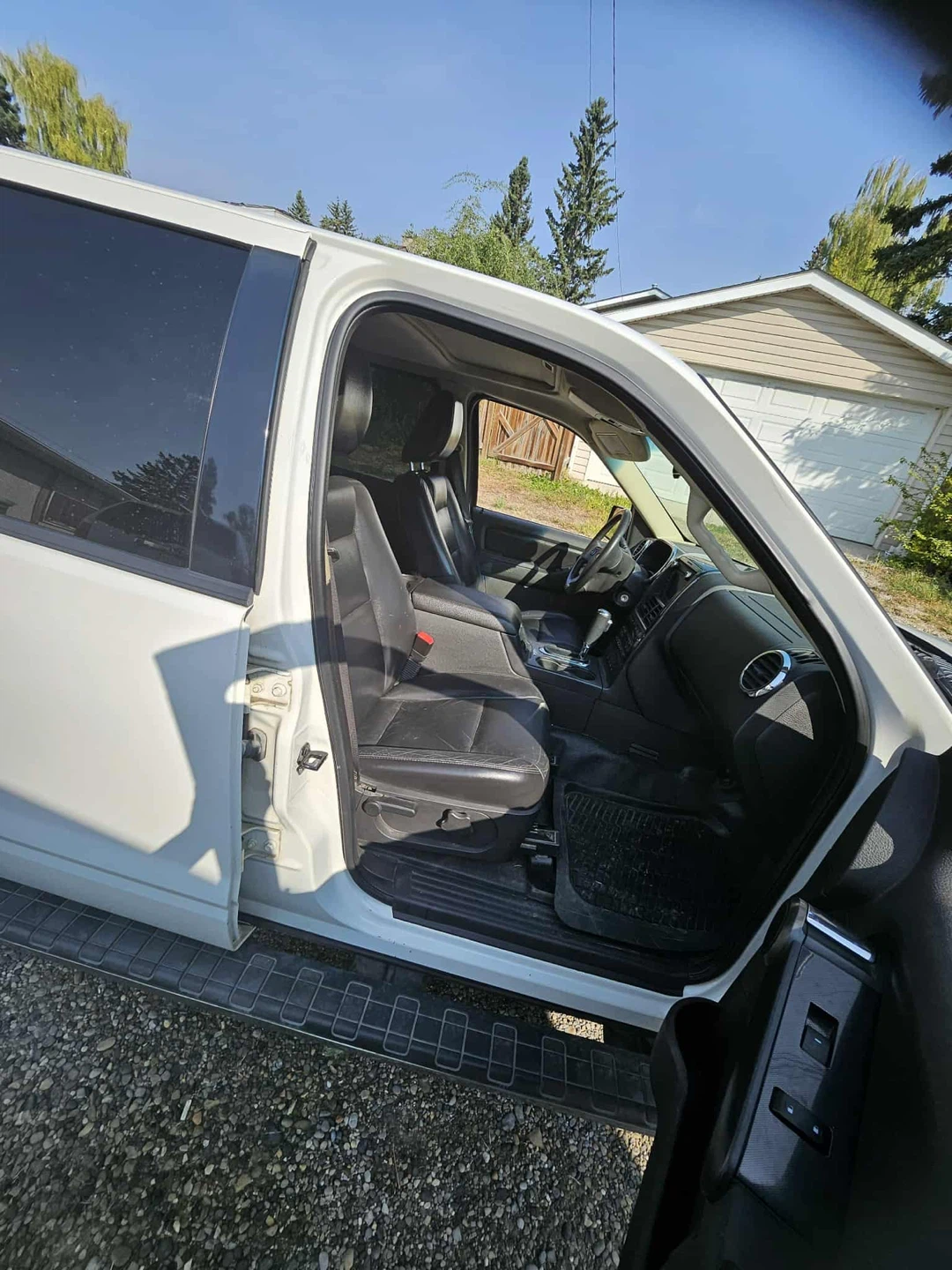 2010 Ford Explorer Sport trac - photo 3