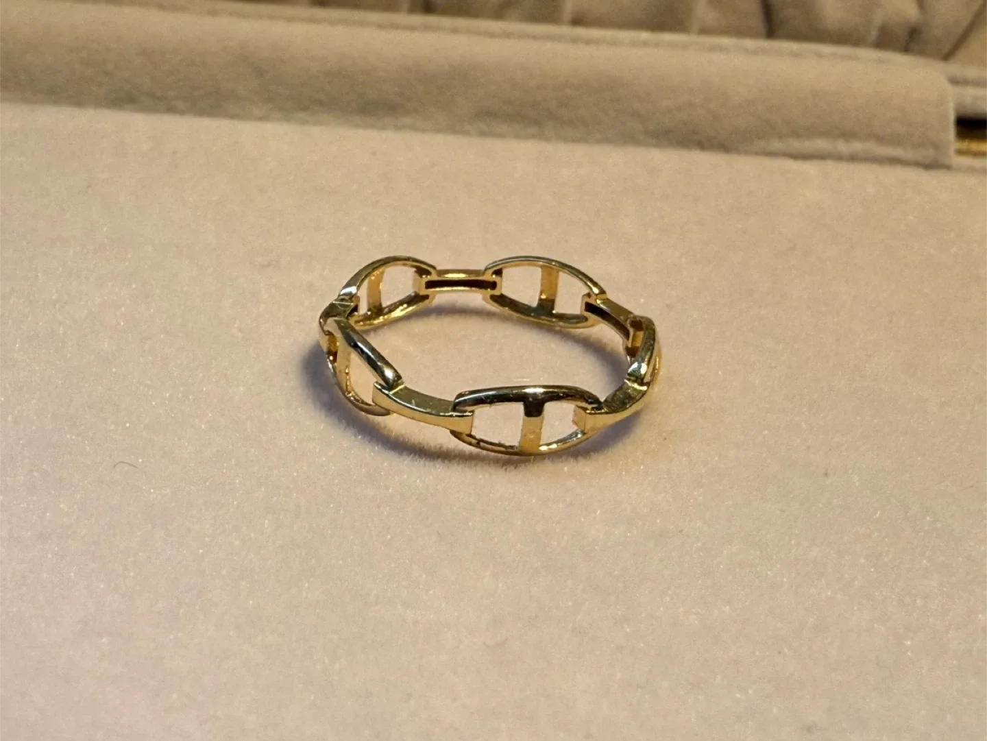 18k Gold Ring image indicator(2)