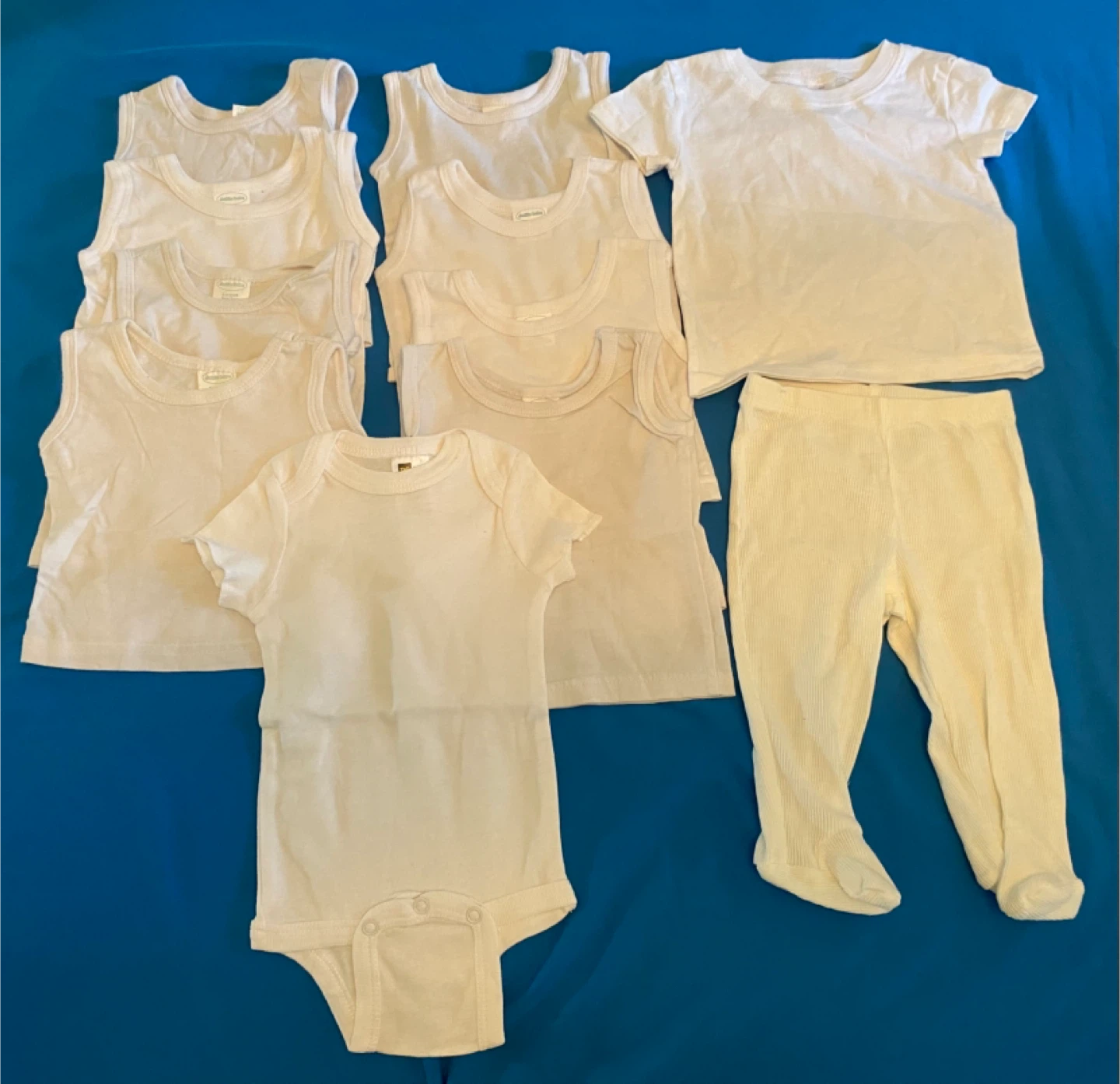 NEW - Baby wear - Newborn 0-6 months (11pcs)
