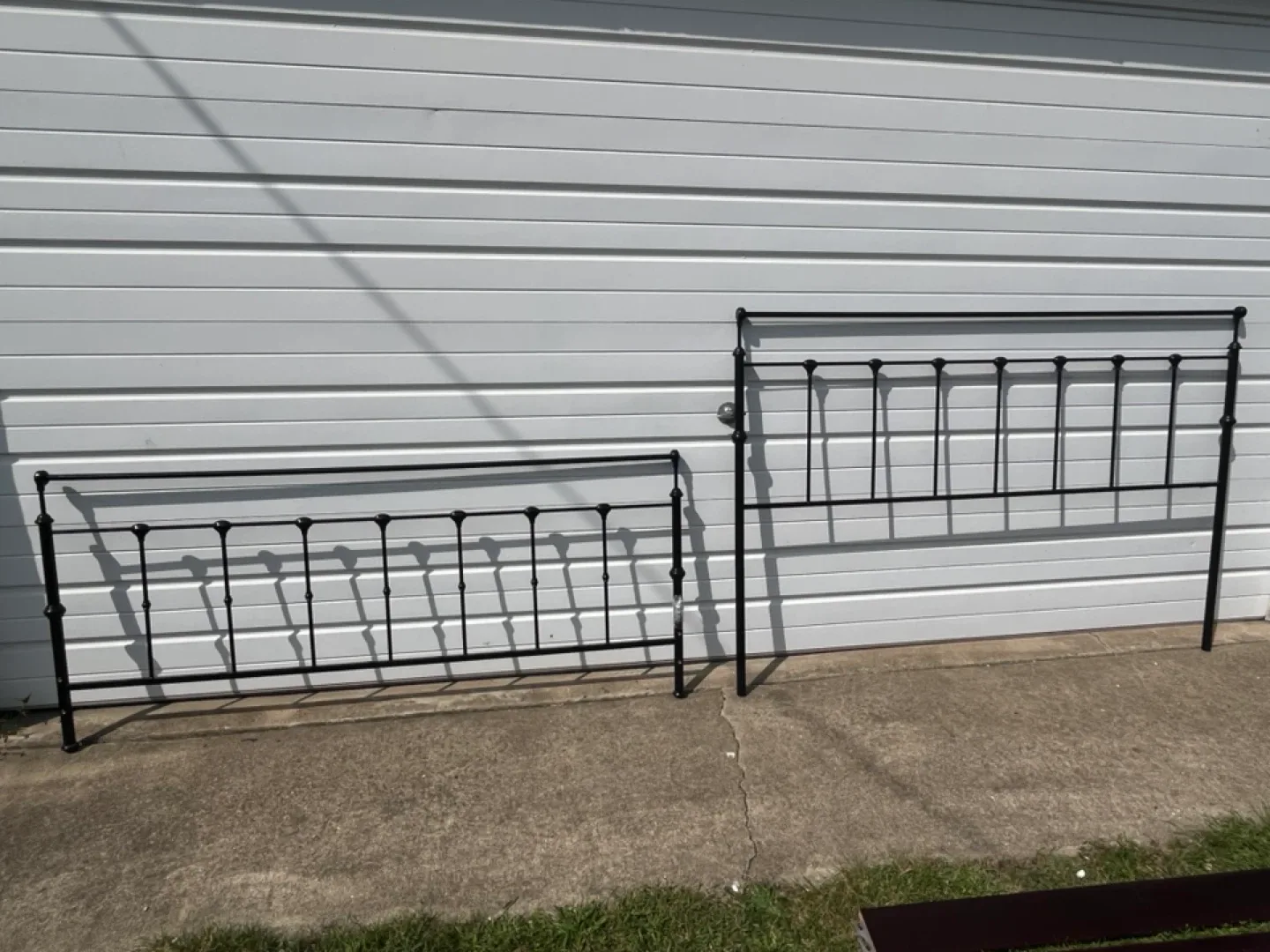 Wayfair Black Metal King Bed Frame (Complete)