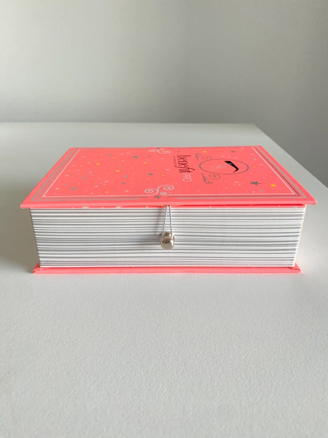 Cute Book-Shaped Makeup Gift Box image indicator(2)