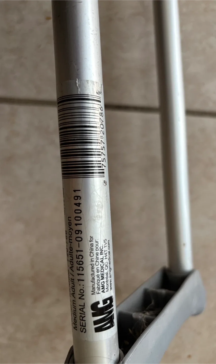 AMG Medical Crutches pair - Medium Adult image indicator(3)