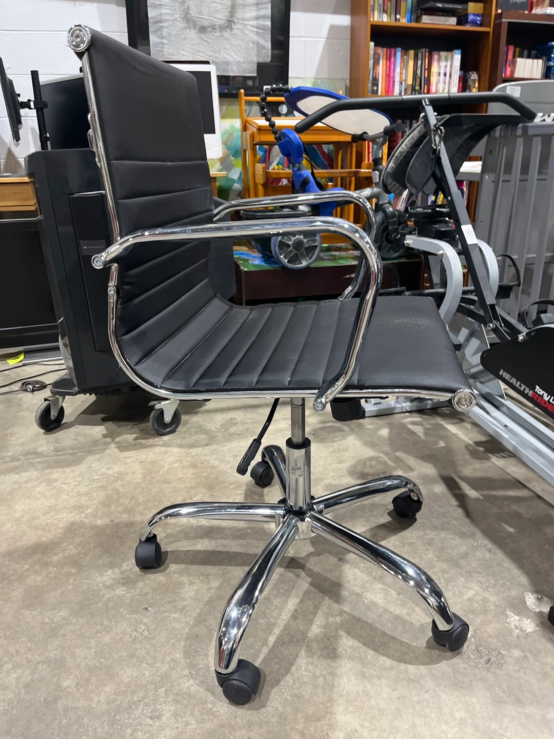 Black Office Chair - photo 2