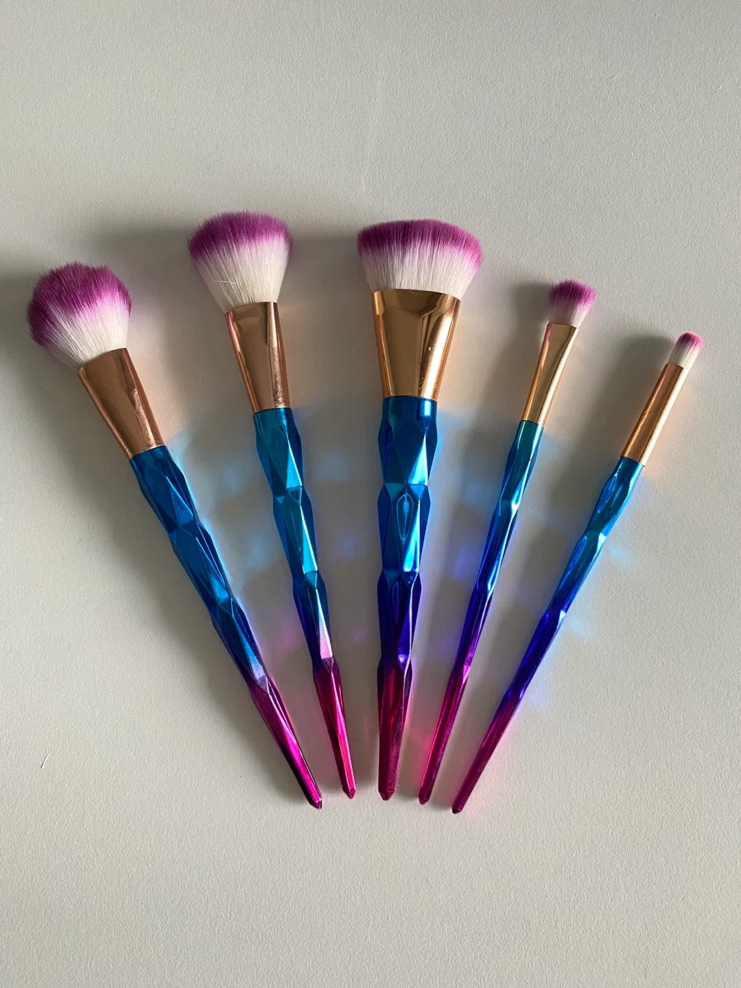 Super cute unicorn makeup brushes thumbnail