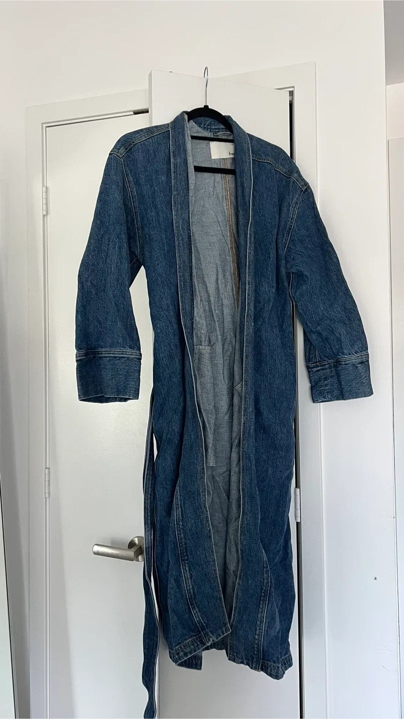 Aritzia Wilfred Free Colpa Denim Jacket - size 2 image indicator(4)