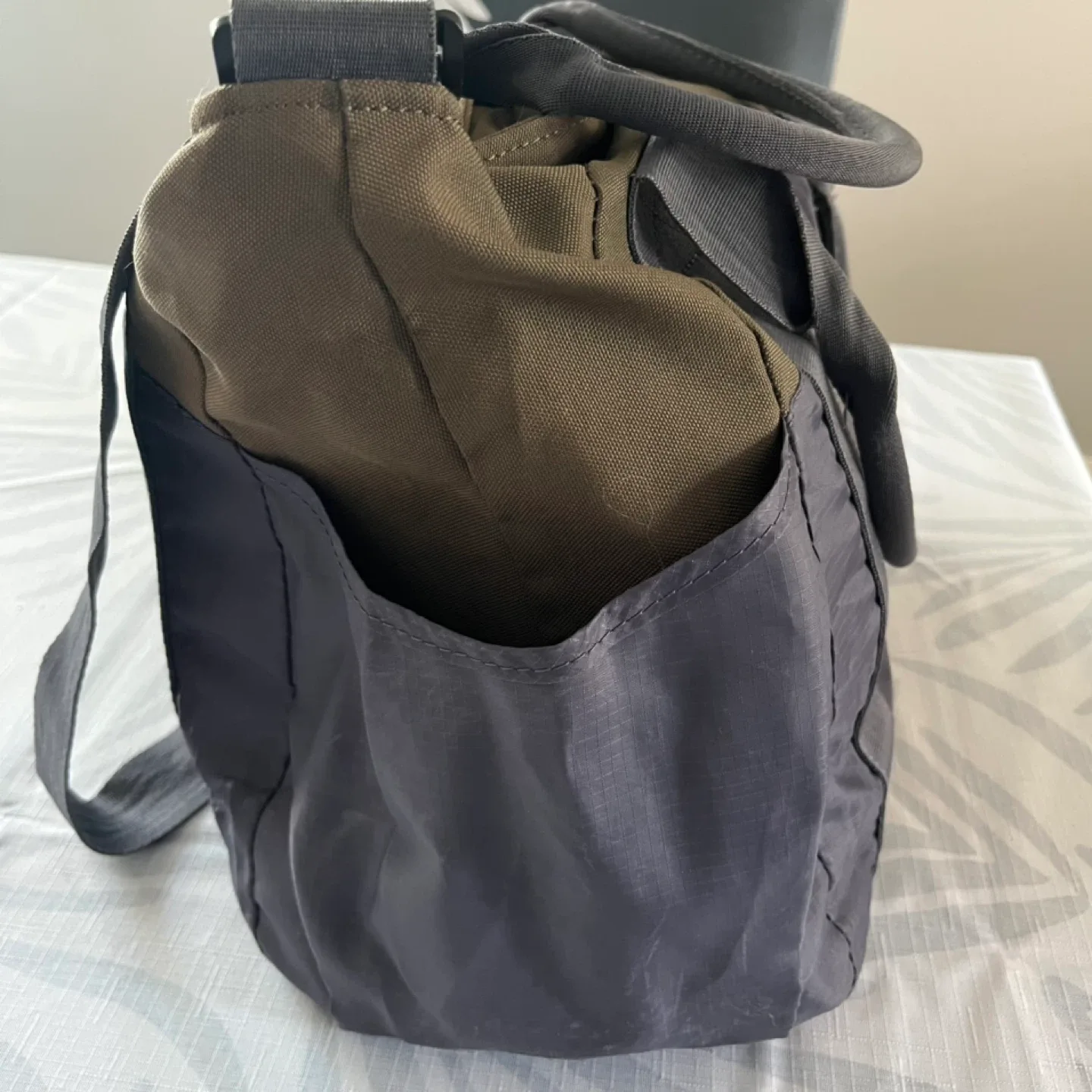 Puma Sport Bag - Olive Green & Grey image indicator(2)