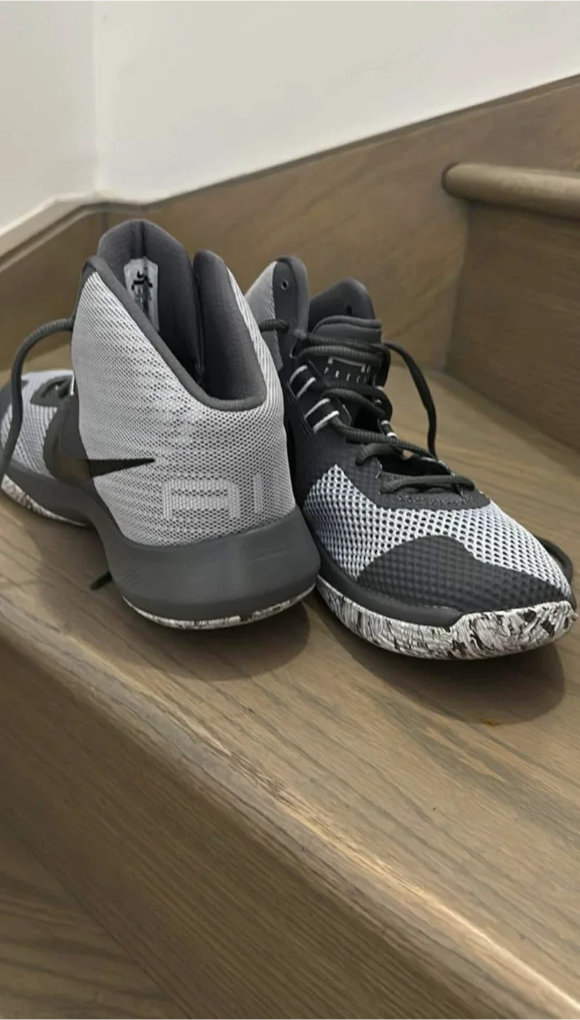 Nike Air Precision Wolf Grey image indicator(3)