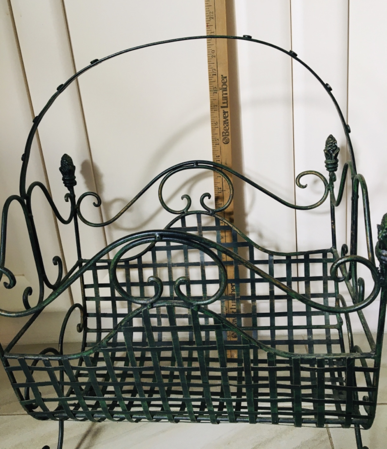 Vintage Style Metal Magazine Rack - photo 2