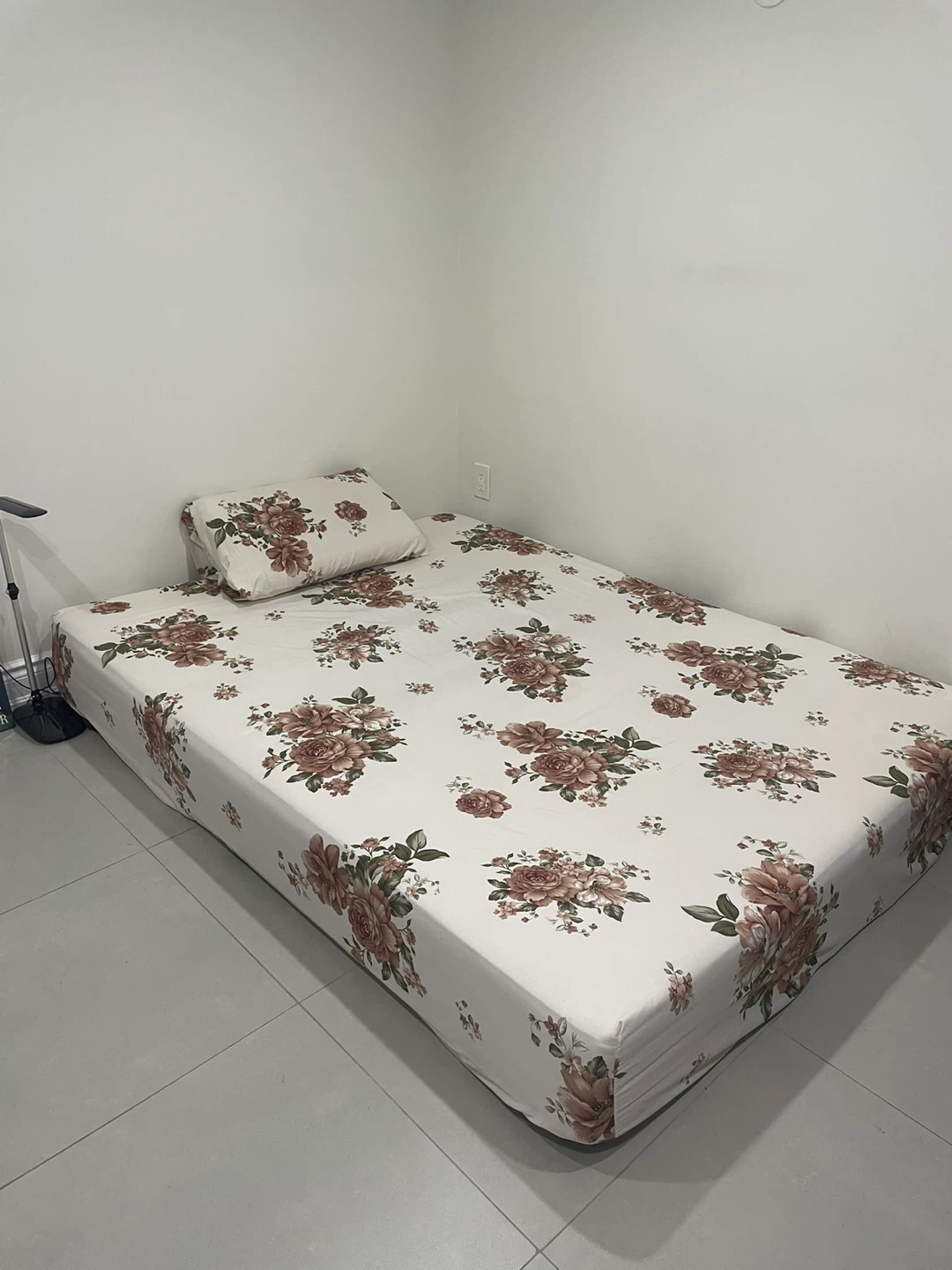 Queen size Mattress - photo 2