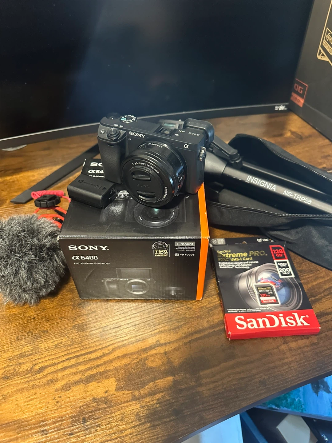 Sony Alpha a6400 E-mount Camera with 16-50mm Lens