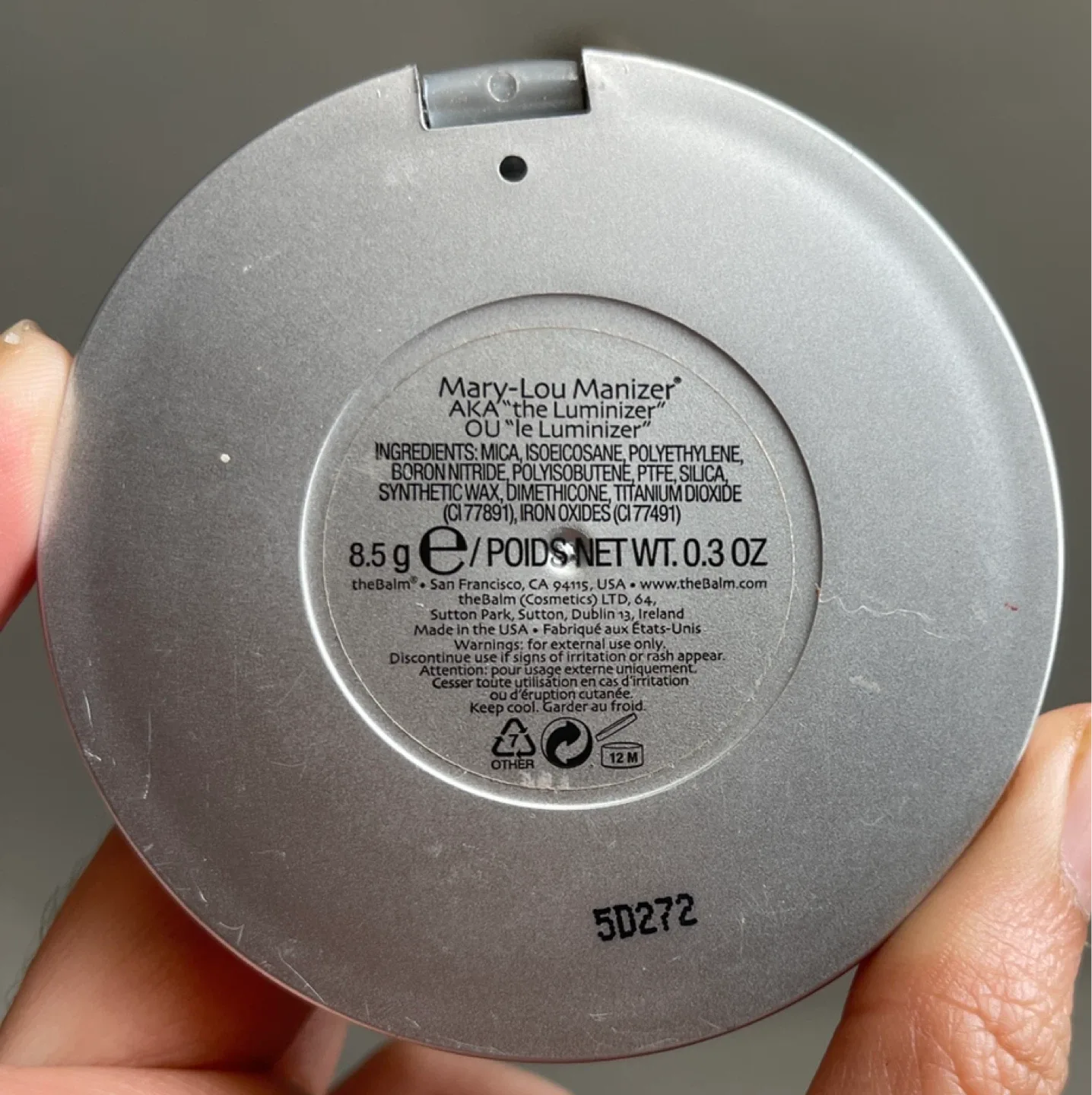 theBalm Mary-Lou Manizer Highlighter image indicator(2)