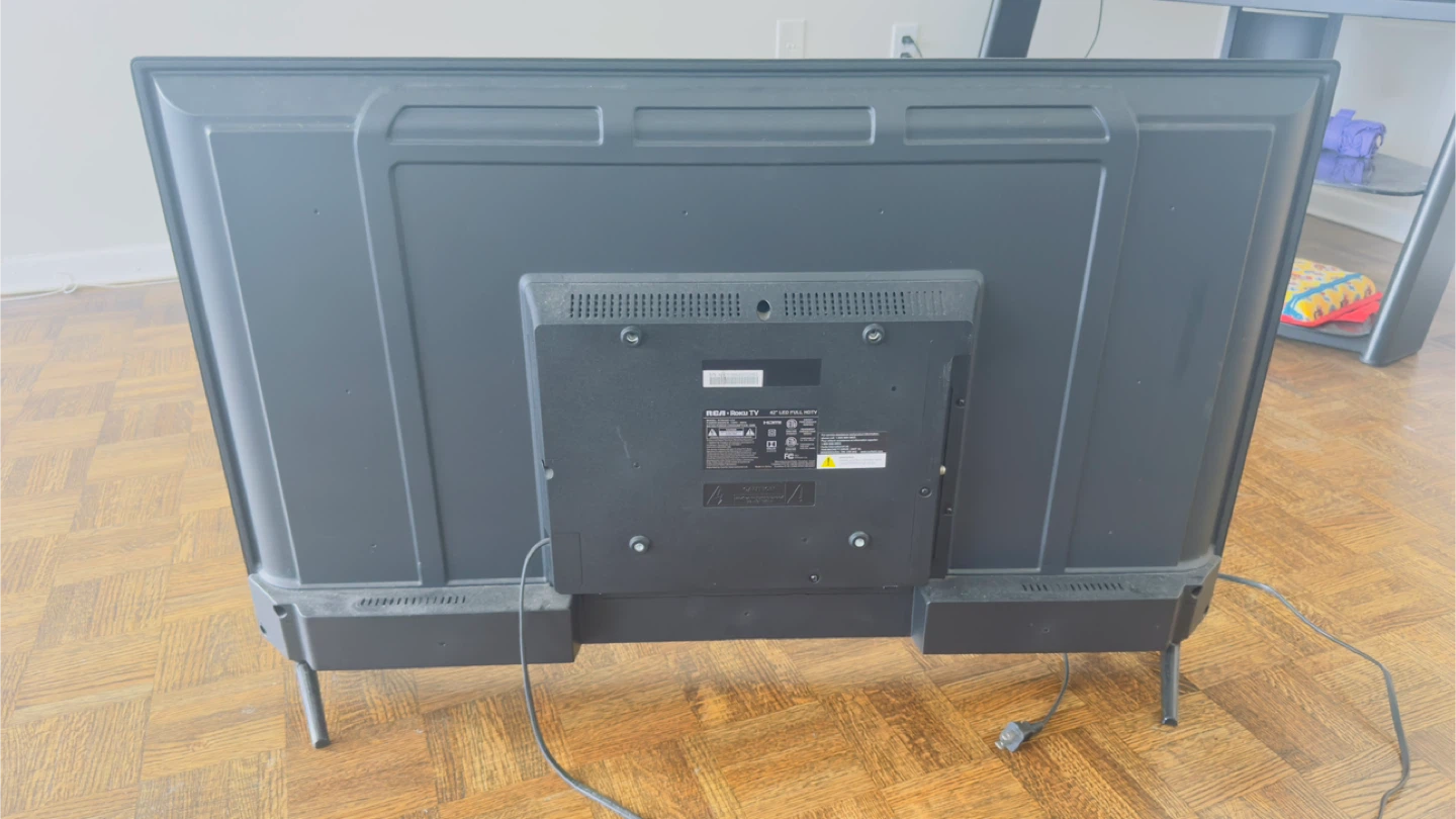 RCA 45" Roku Smart TV - photo 2