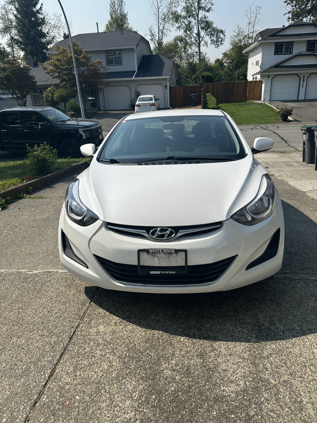 Hyundai Elantra - White - photo 3