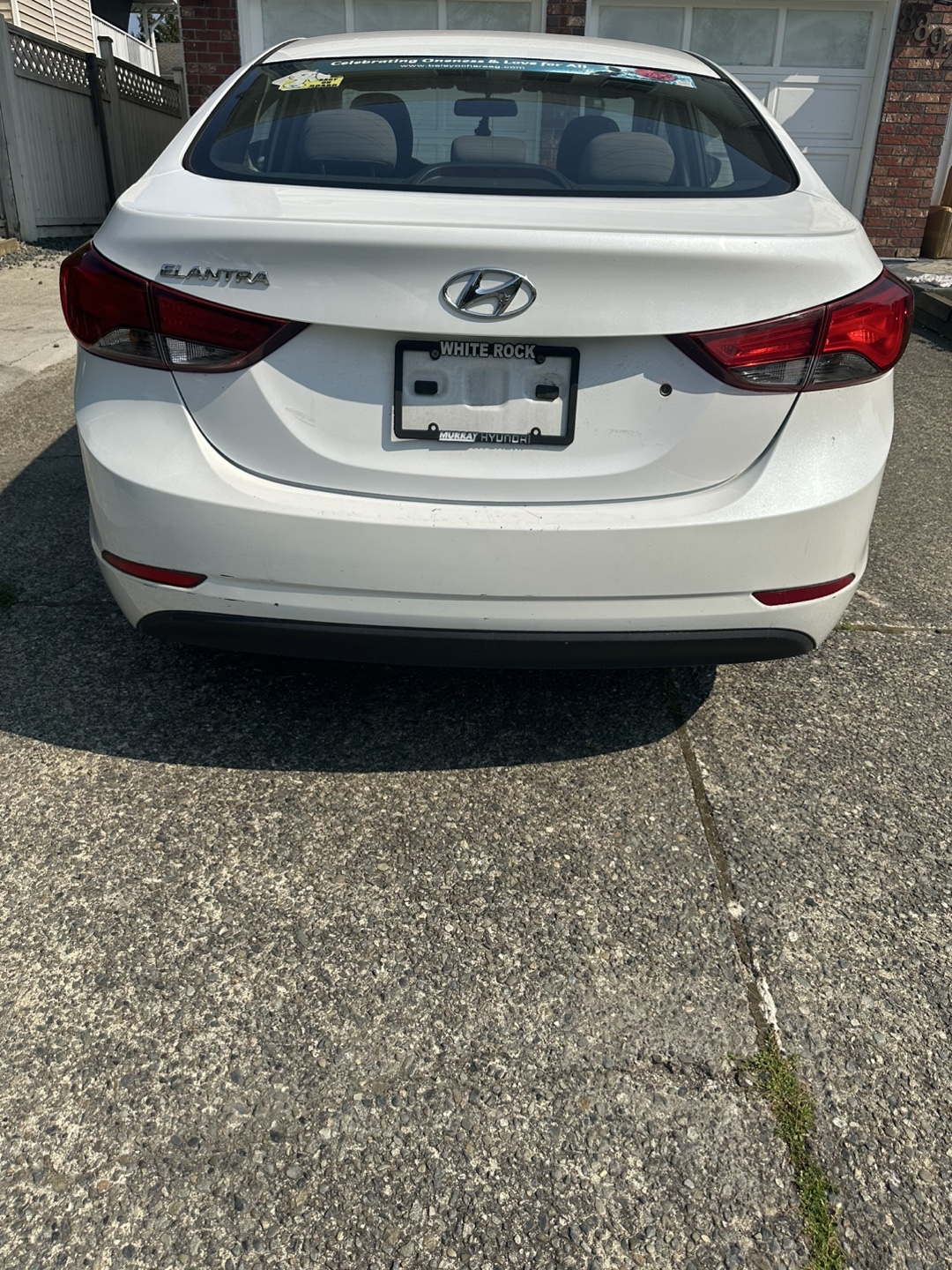 Hyundai Elantra - White - photo 5