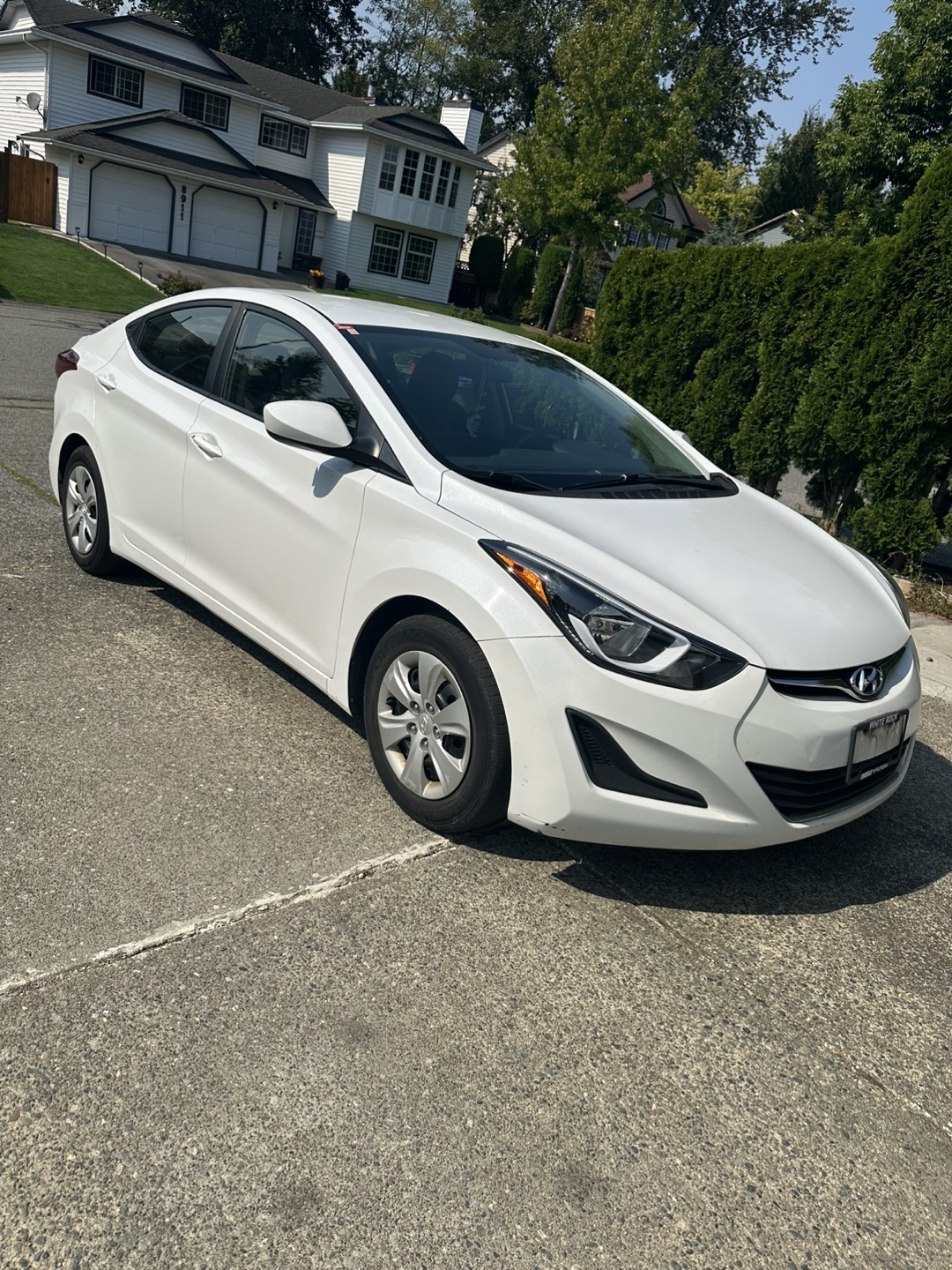 Hyundai Elantra - White