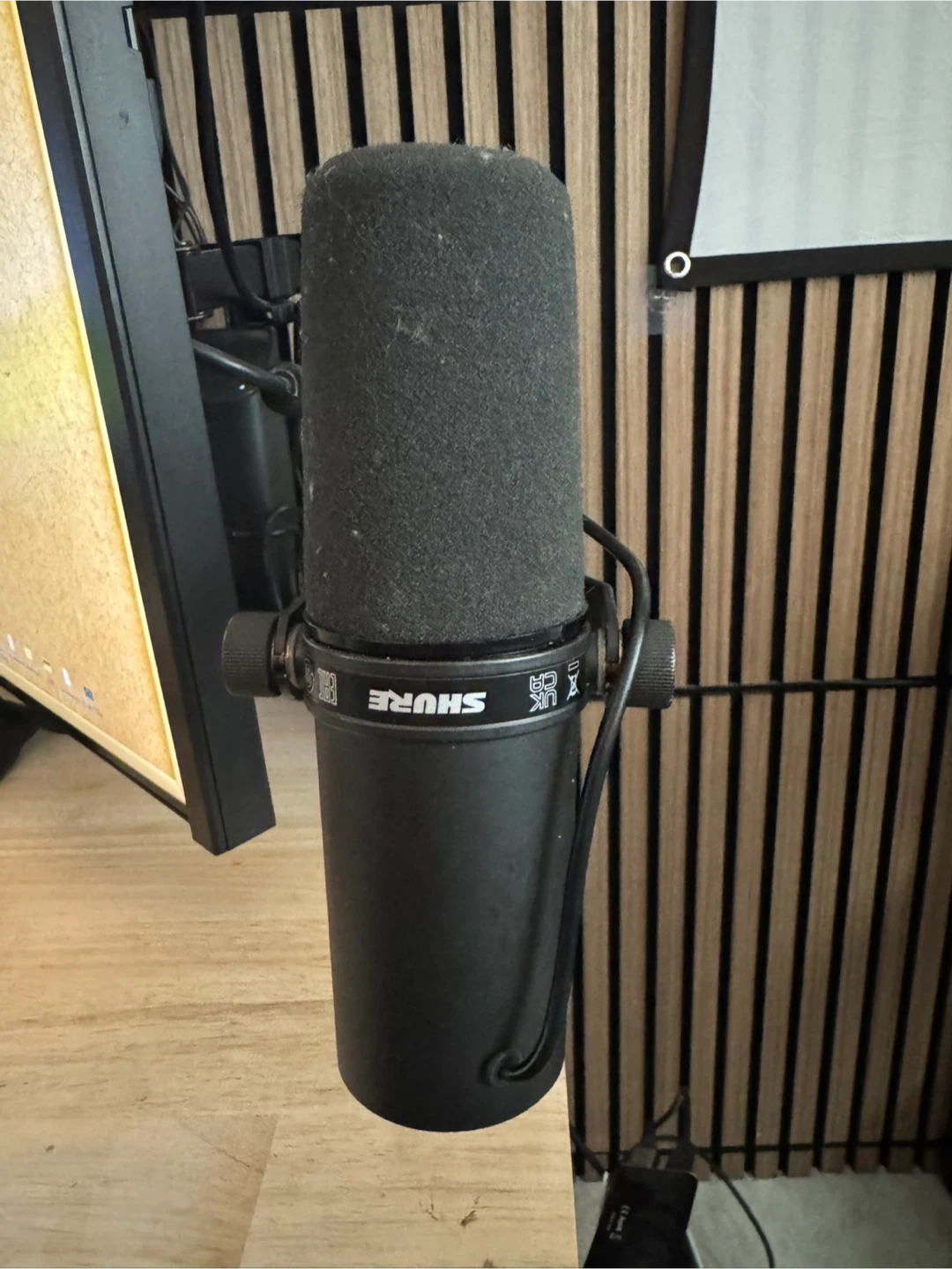 Shure SM7B w/ USB Mix, Amp Booster and Elgato Mic stand