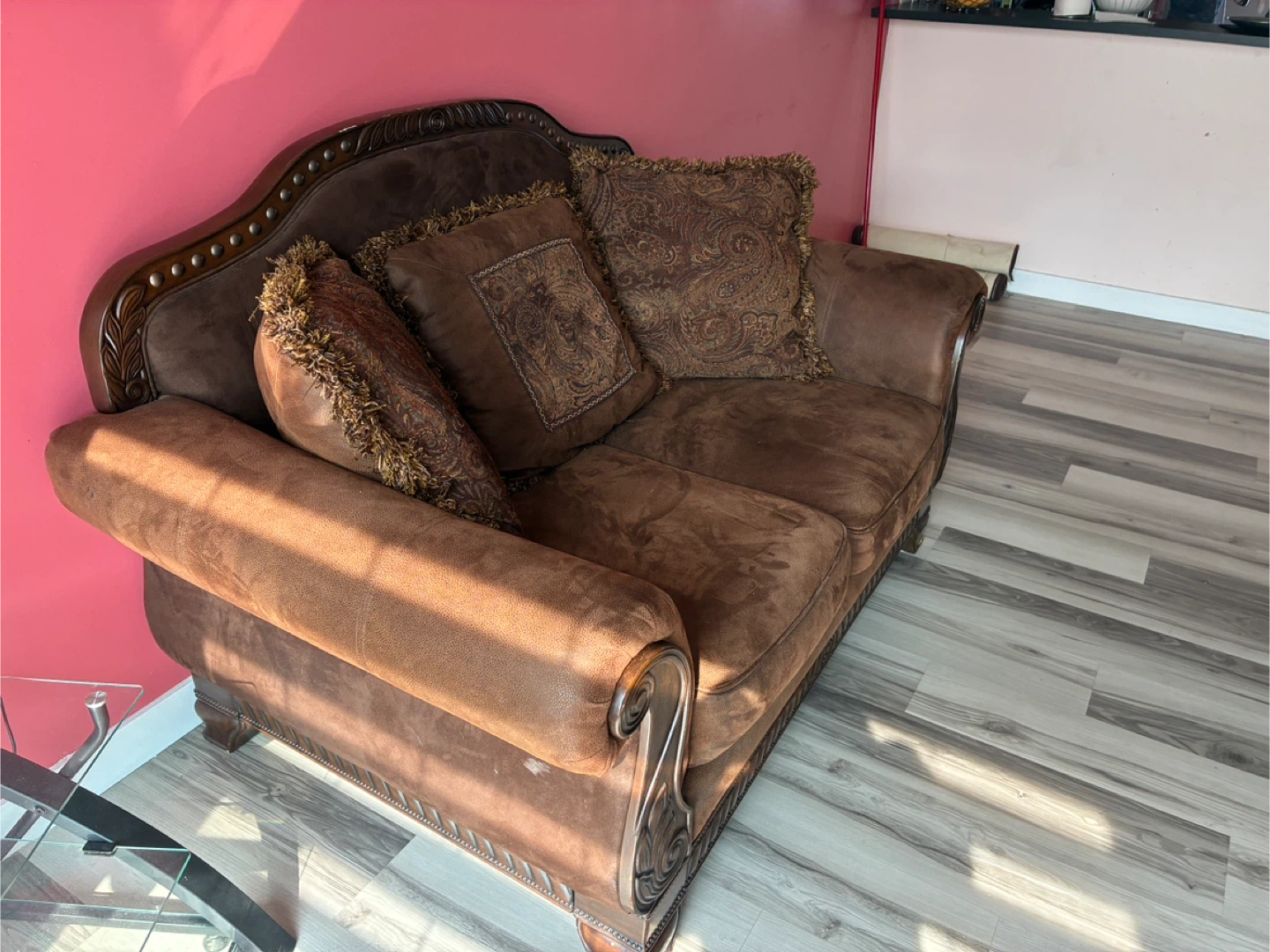 Sofa set (3+2 seater) with Pillows