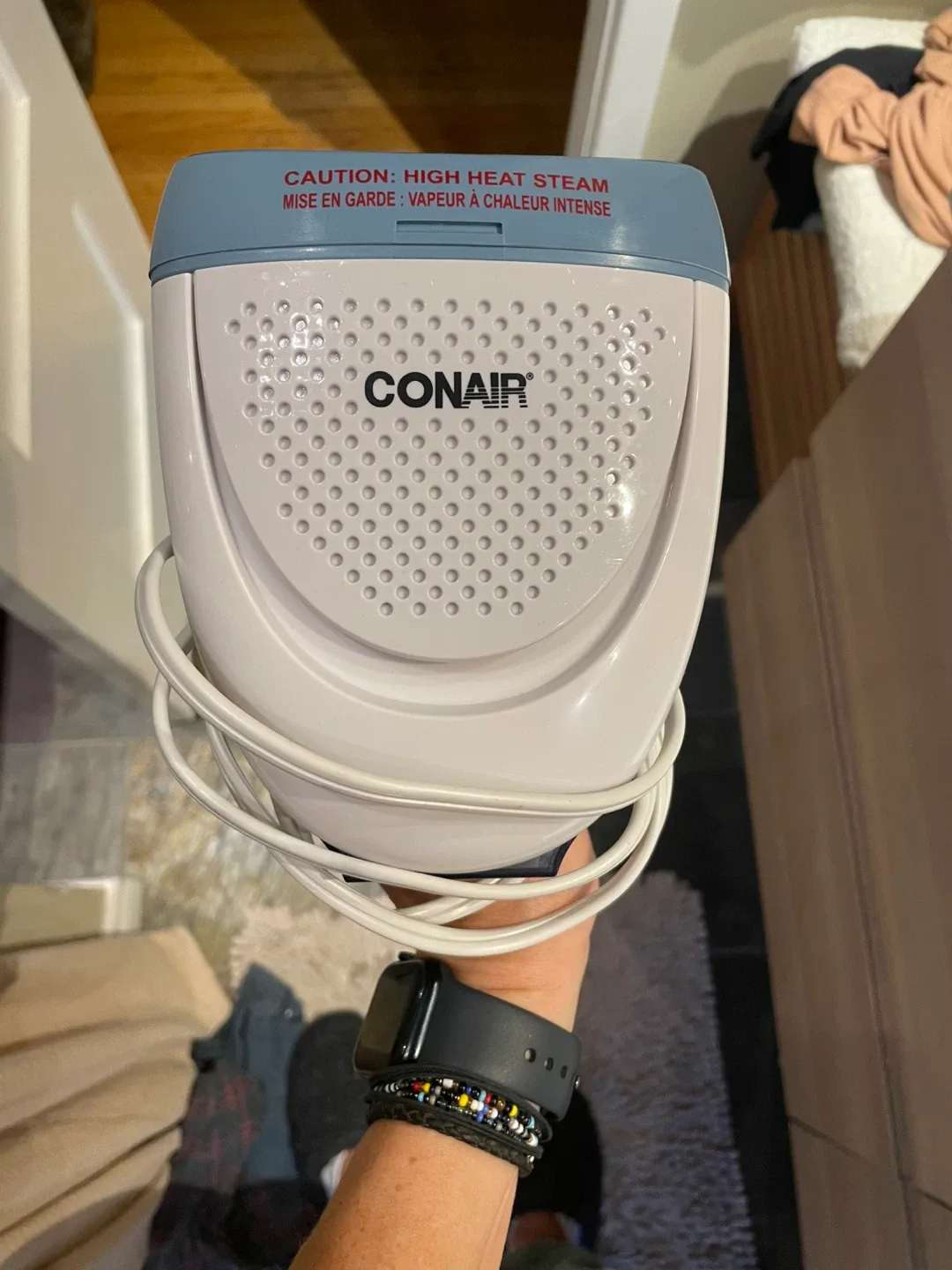 Conair Handheld Garment Steamer image indicator(2)