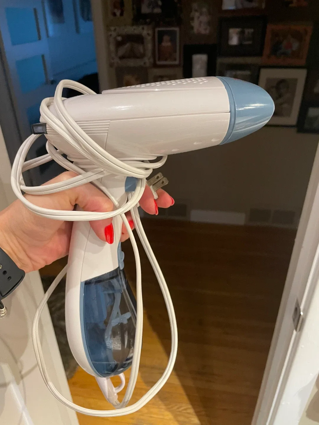 Conair Handheld Garment Steamer thumbnail