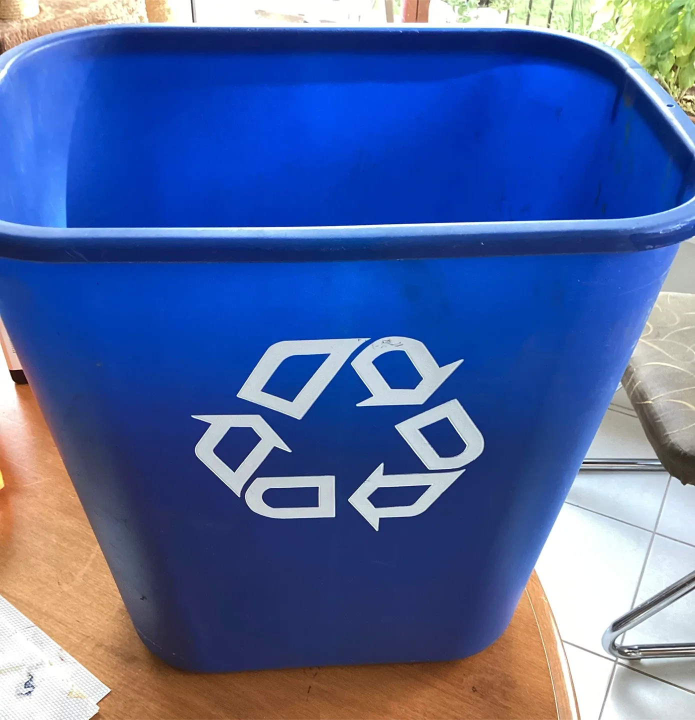 Blue Rubbermaid Recycling Bin thumbnail
