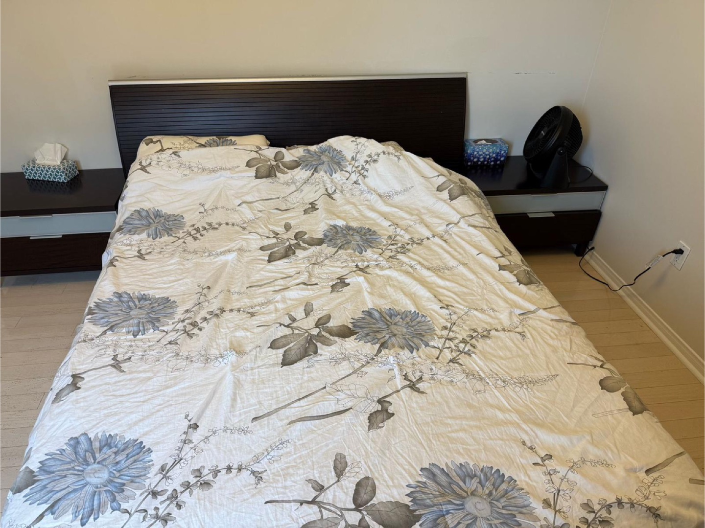 Storage Bed Frame - Queen Size - photo 2