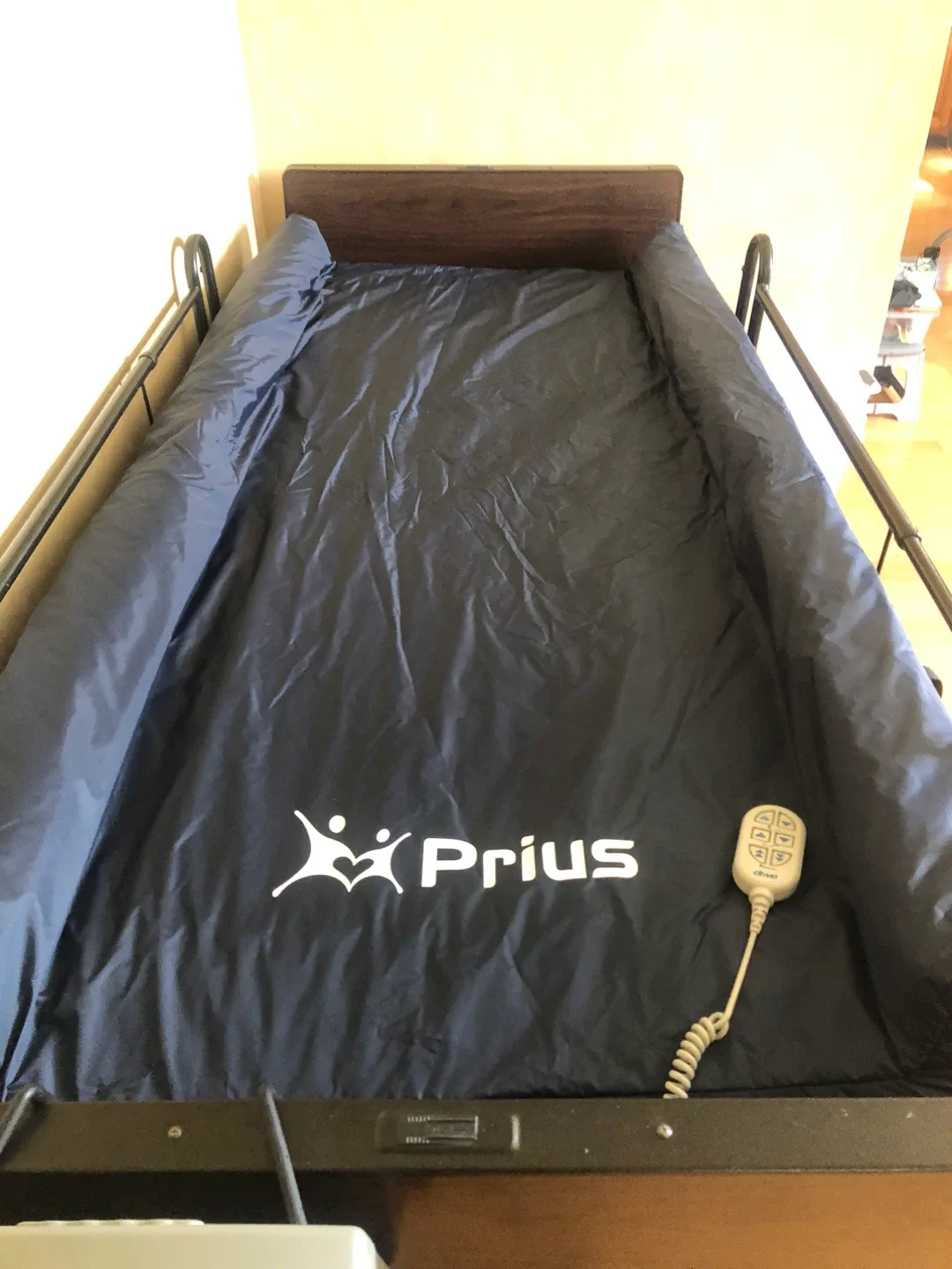 Hospital bed with side rails+ Salute RDX medical mattress image indicator(4)