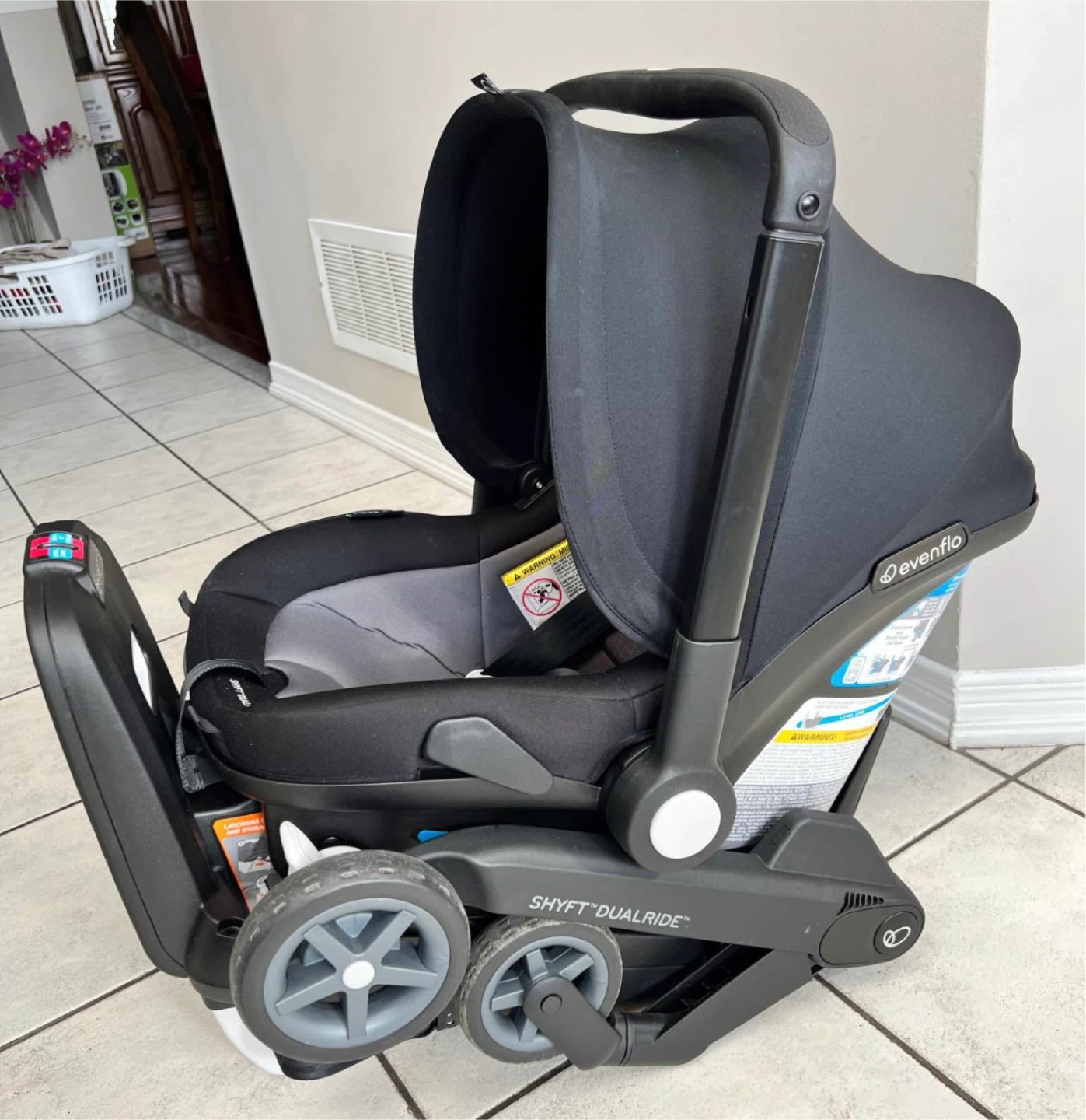 Evenflo Shyft DualRide Infant Car Seat & Stroller - photo 5