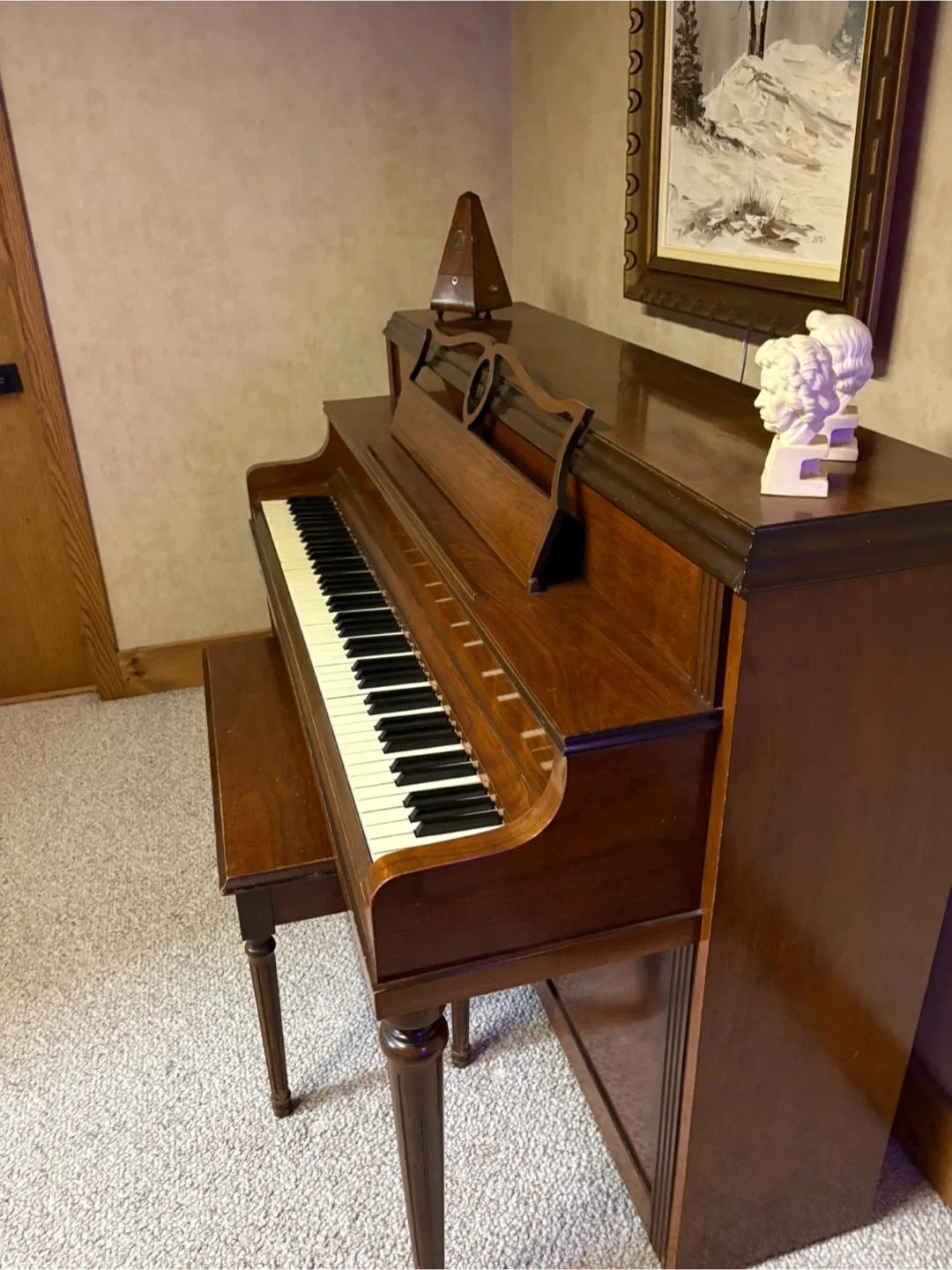 Upright Piano MAKE ME A RESONABLE OFFER image indicator(2)