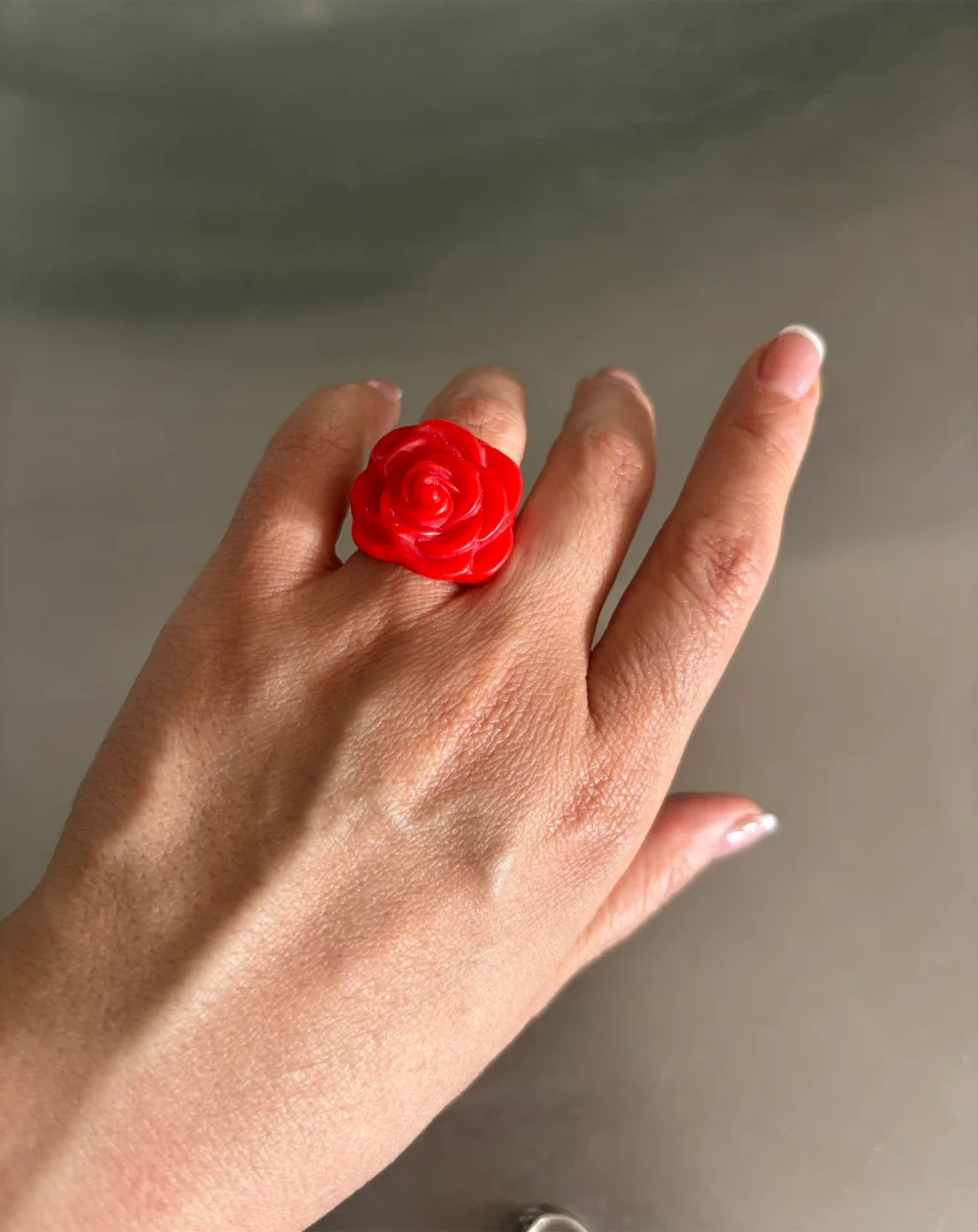 Red resin Rose Ring, US size:6! 🥰 thumbnail