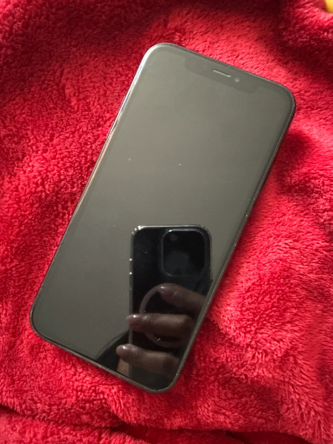 Apple iPhone XR - Black image indicator(4)