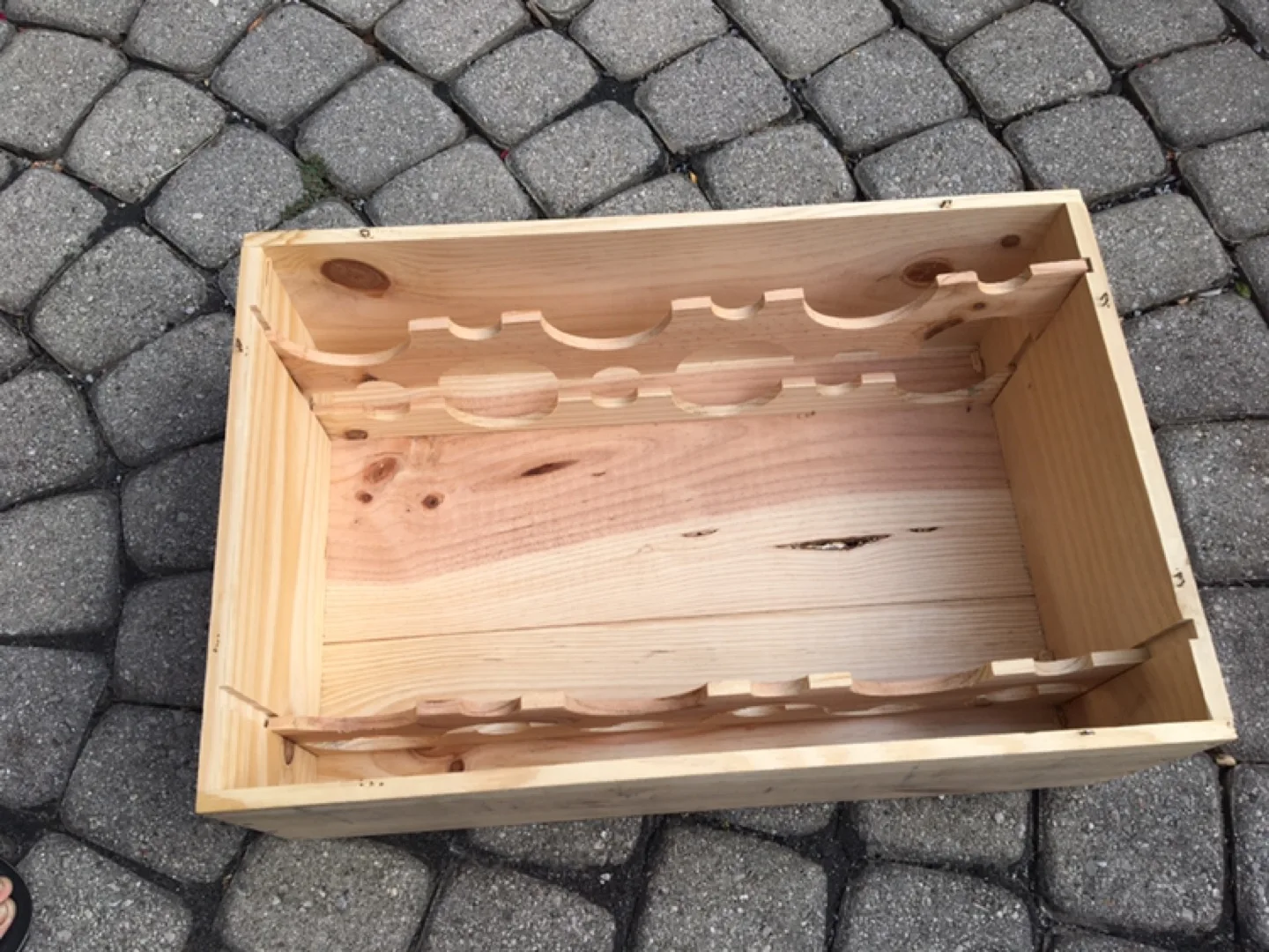 Chateau de Fieuzal Rouge Wooden Box image indicator(3)