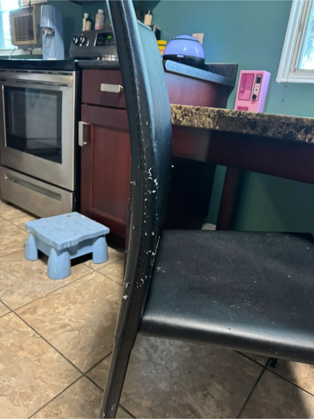 Dining Table with Faux Marble Top image indicator(6)