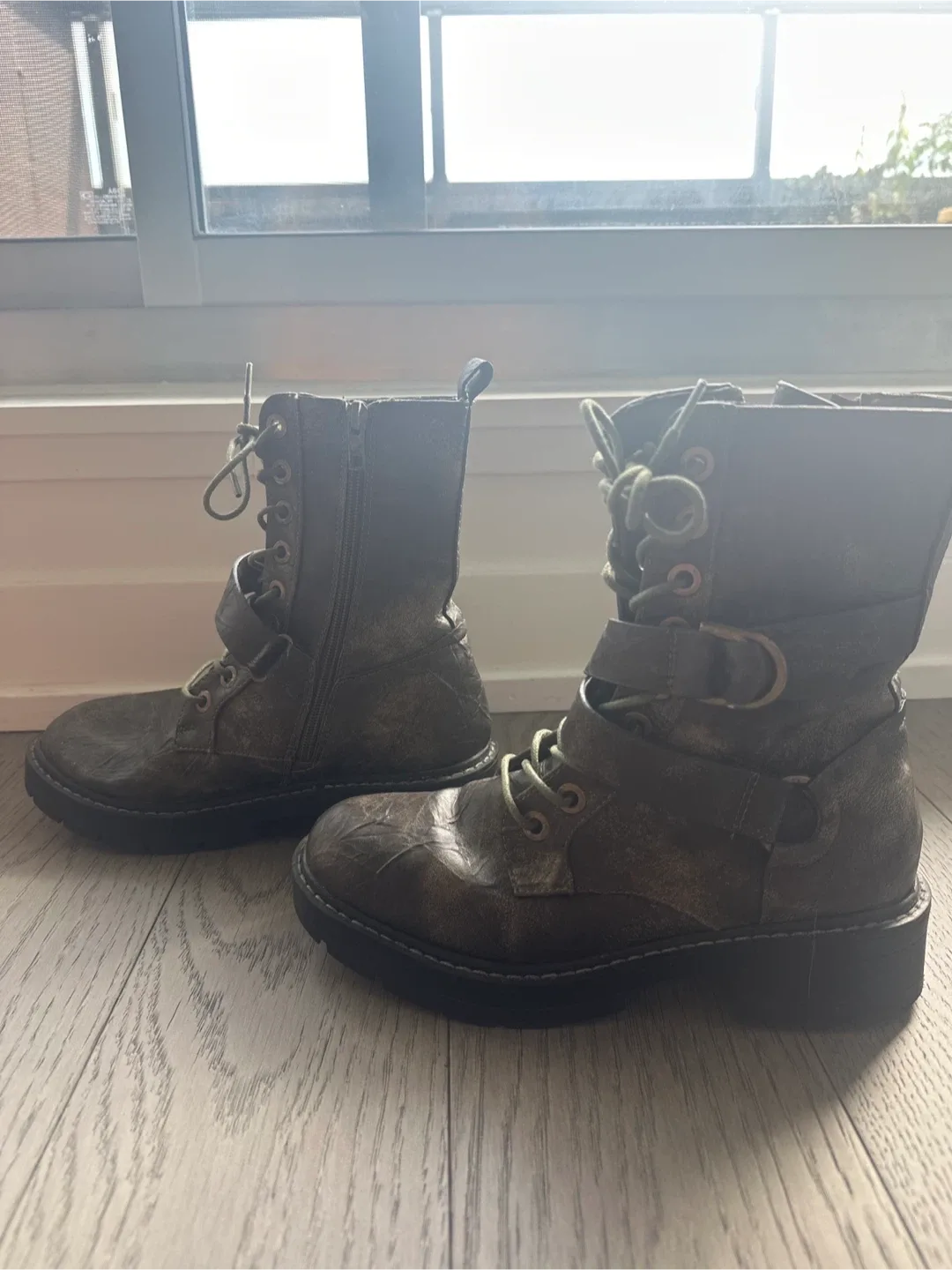 Women's Combat Boots thumbnail