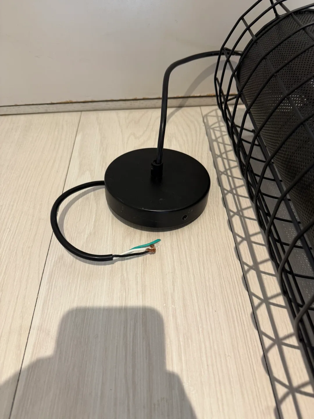 “LIKE NEW” Black Metal Cage Pendant Light image indicator(5)