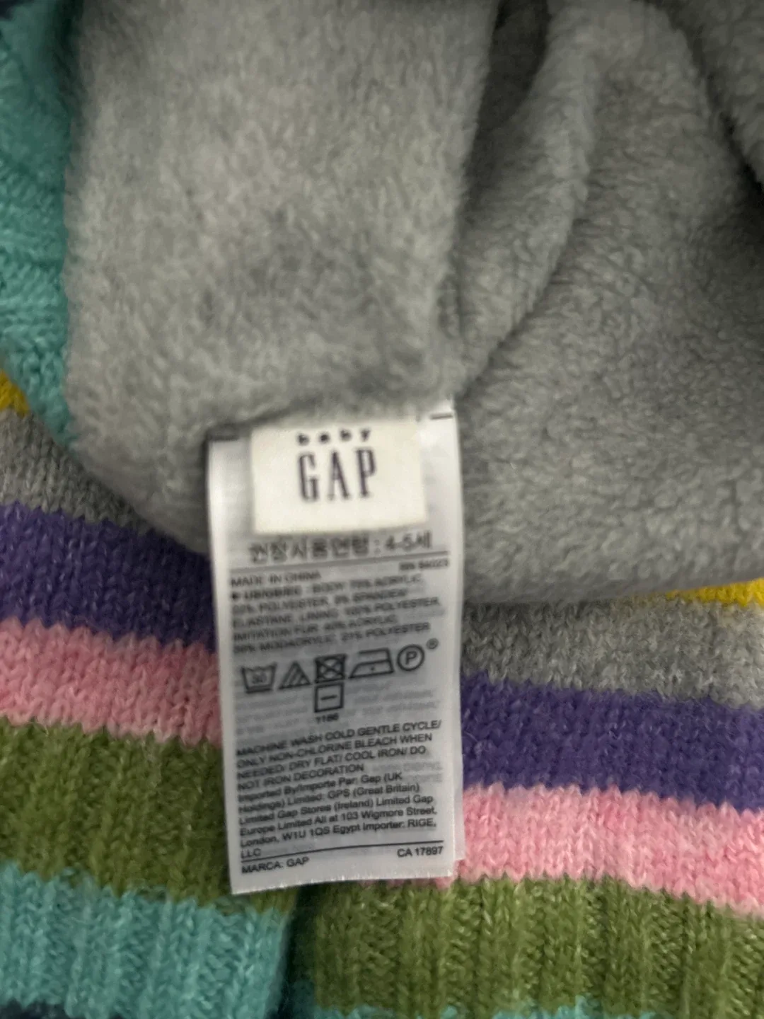 Baby Gap Hat and Mitten Set (4-5 years) image indicator(2)