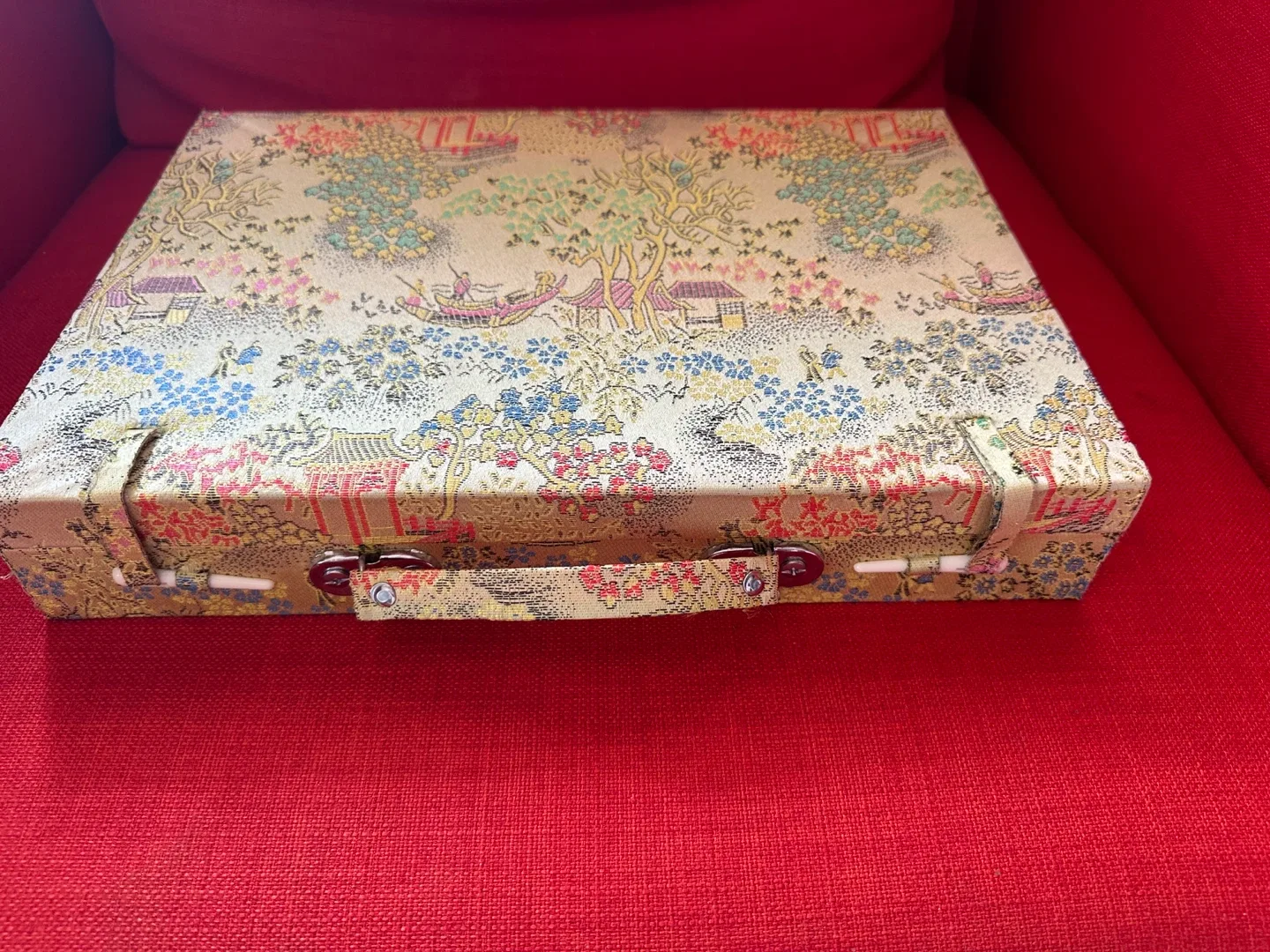 Vintage Mahjong Set with Case image indicator(2)