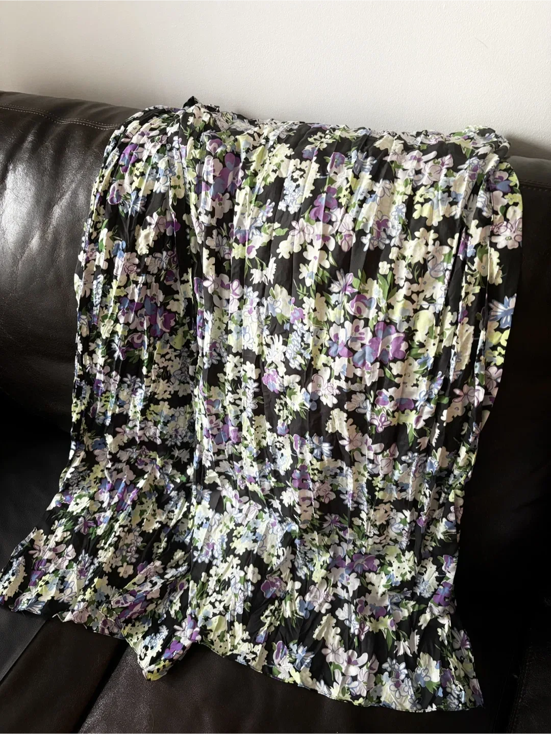 Floral Print Shawl image indicator(3)