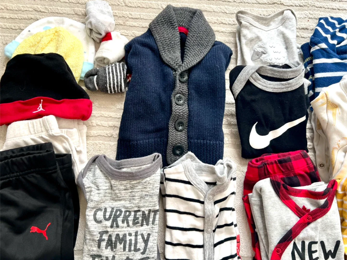 Mixed Baby Clothes Bundle - Newborn to 6 Months image indicator(4)