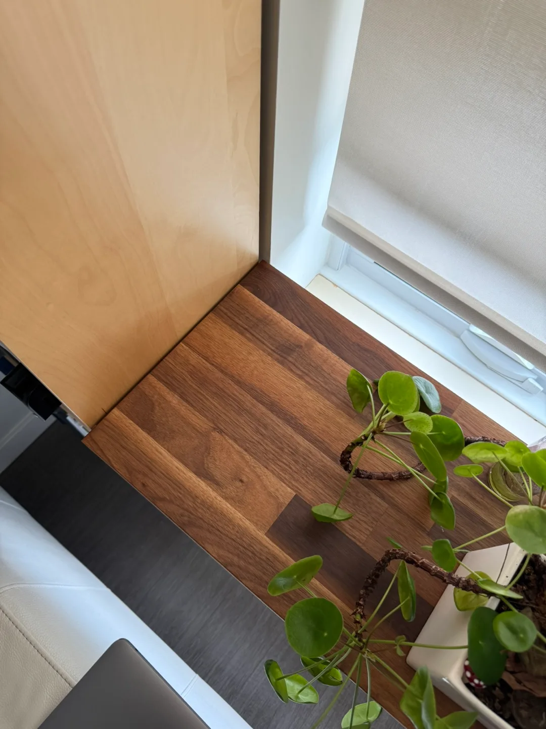 Long table/Over bed Table on wheels image indicator(2)