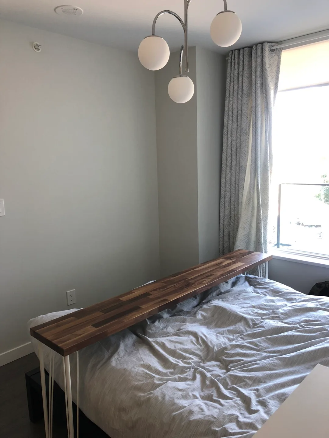 Long table/Over bed Table on wheels image indicator(6)