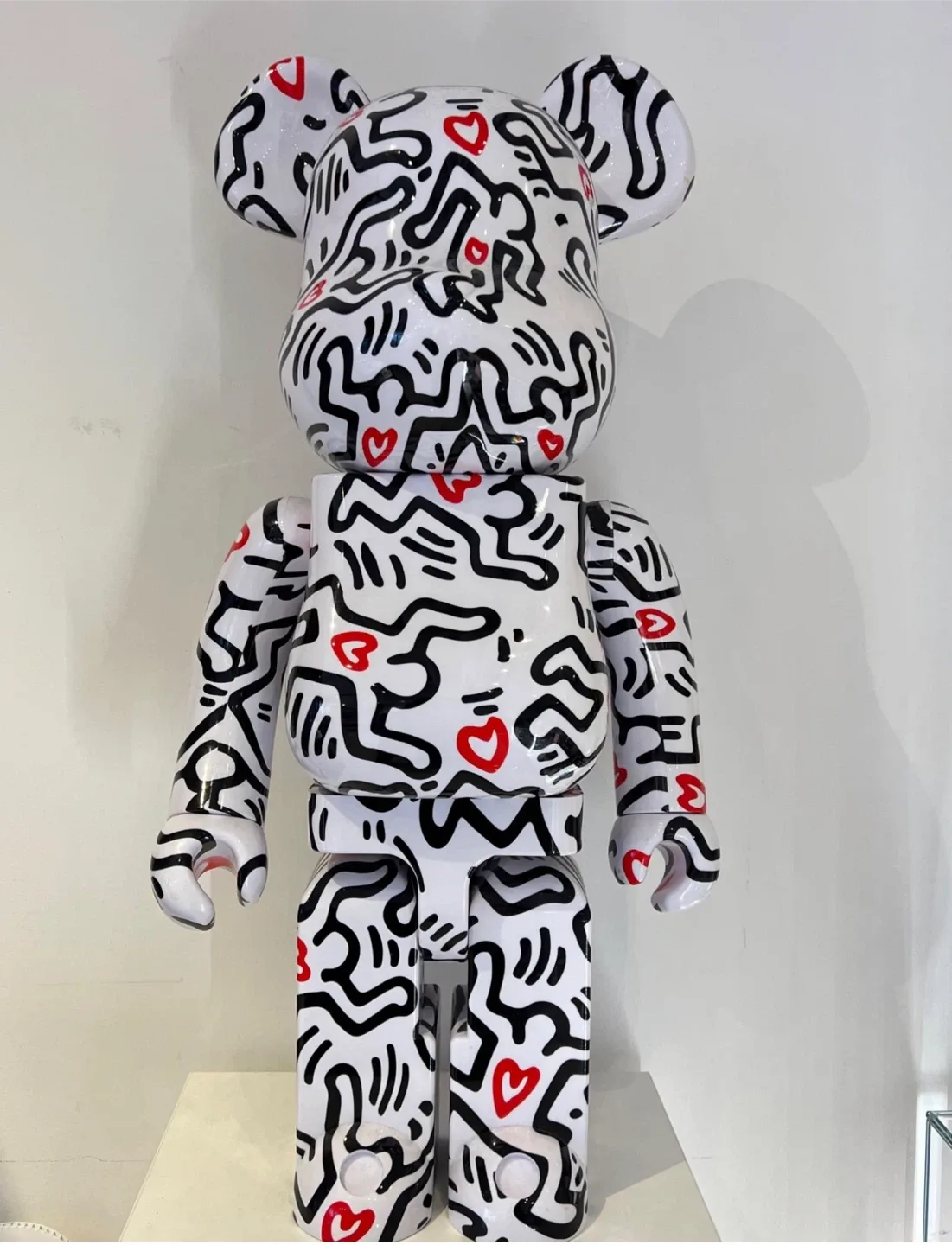 Bearbrick Keith Haring v8 1000% thumbnail