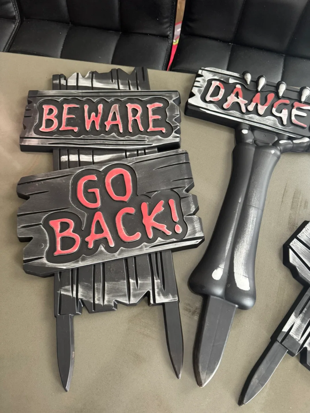 Halloween Yard Signs & Skeletons image indicator(4)