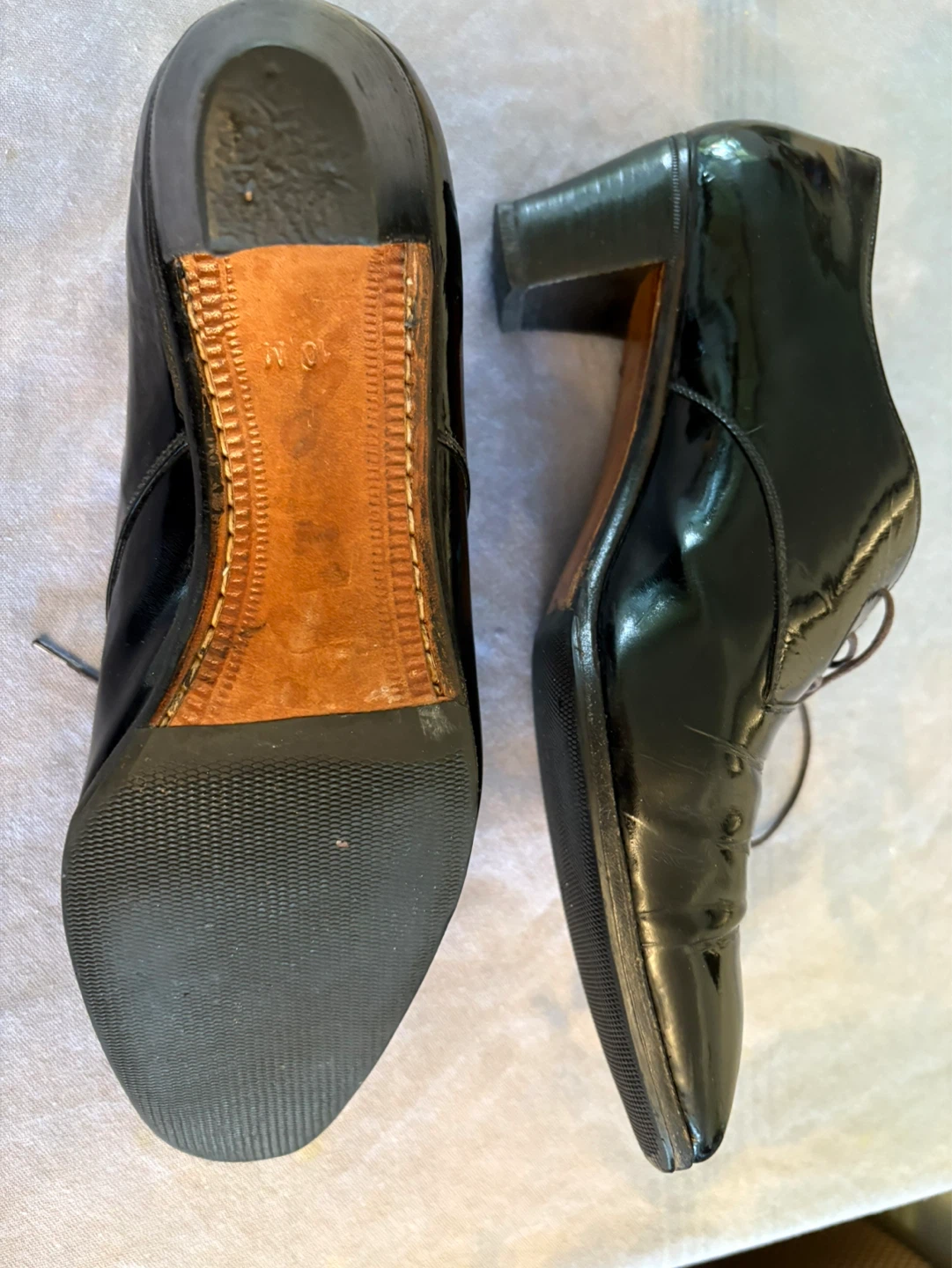 Neiman Marcus Gravati Black Leather Heels - Size 10 - photo 2