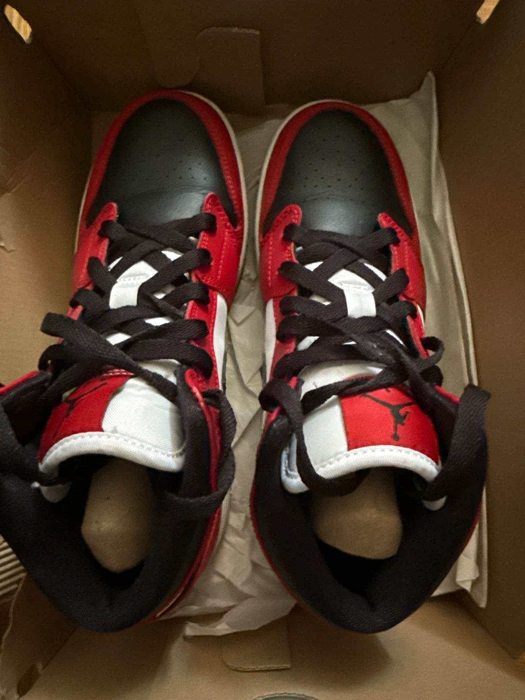 Air Jordan 1 Mid (GS) Size 6Y - photo 2
