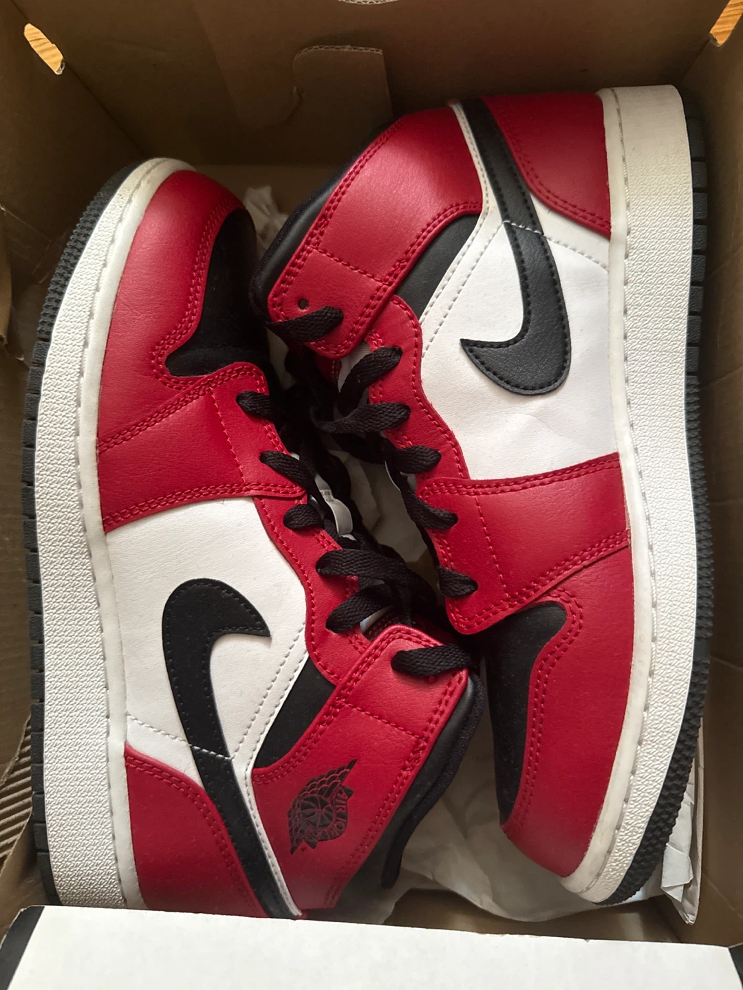 Air Jordan 1 Mid (GS) Size 6Y
